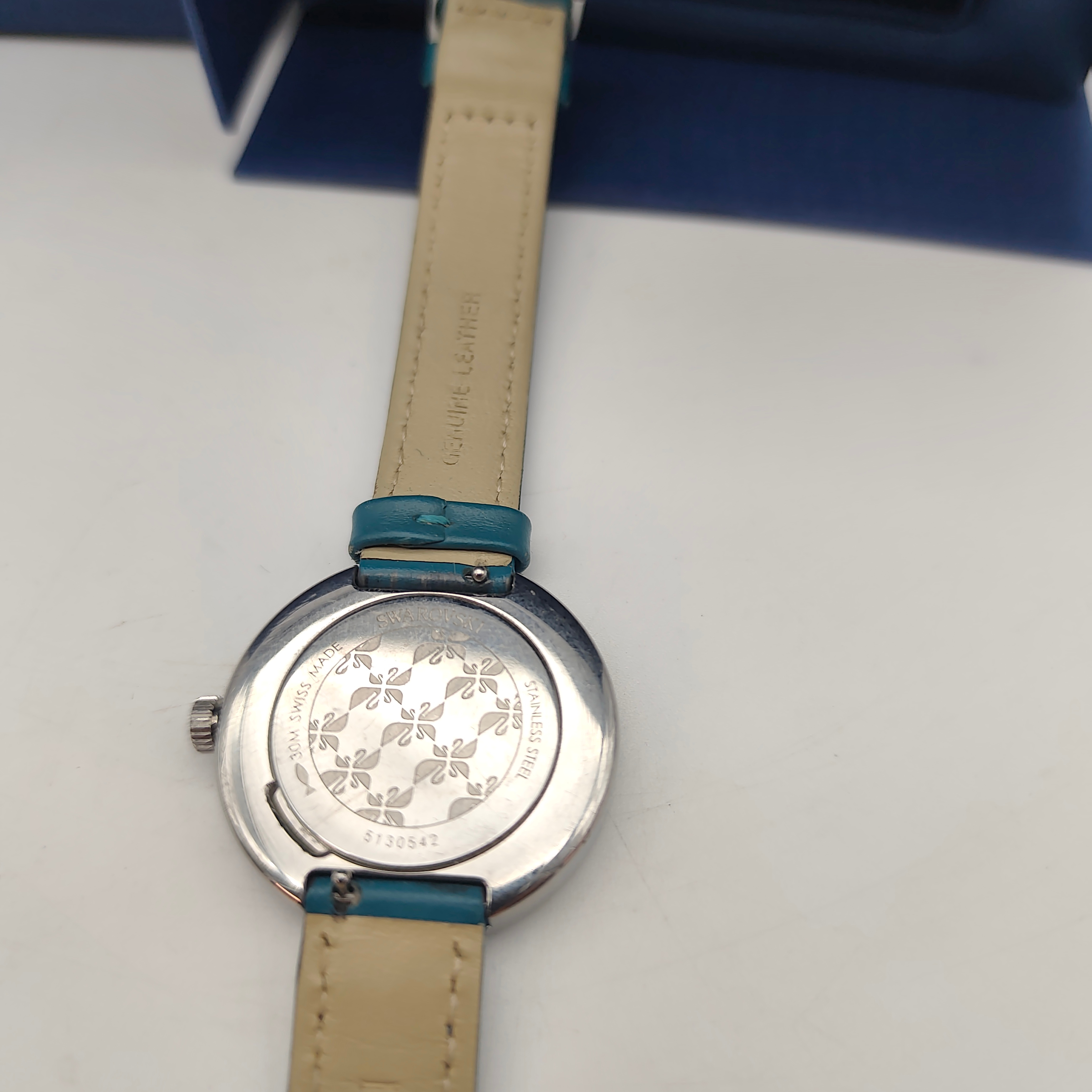 Montre femme Swarovski dans son écrin - Photo 2