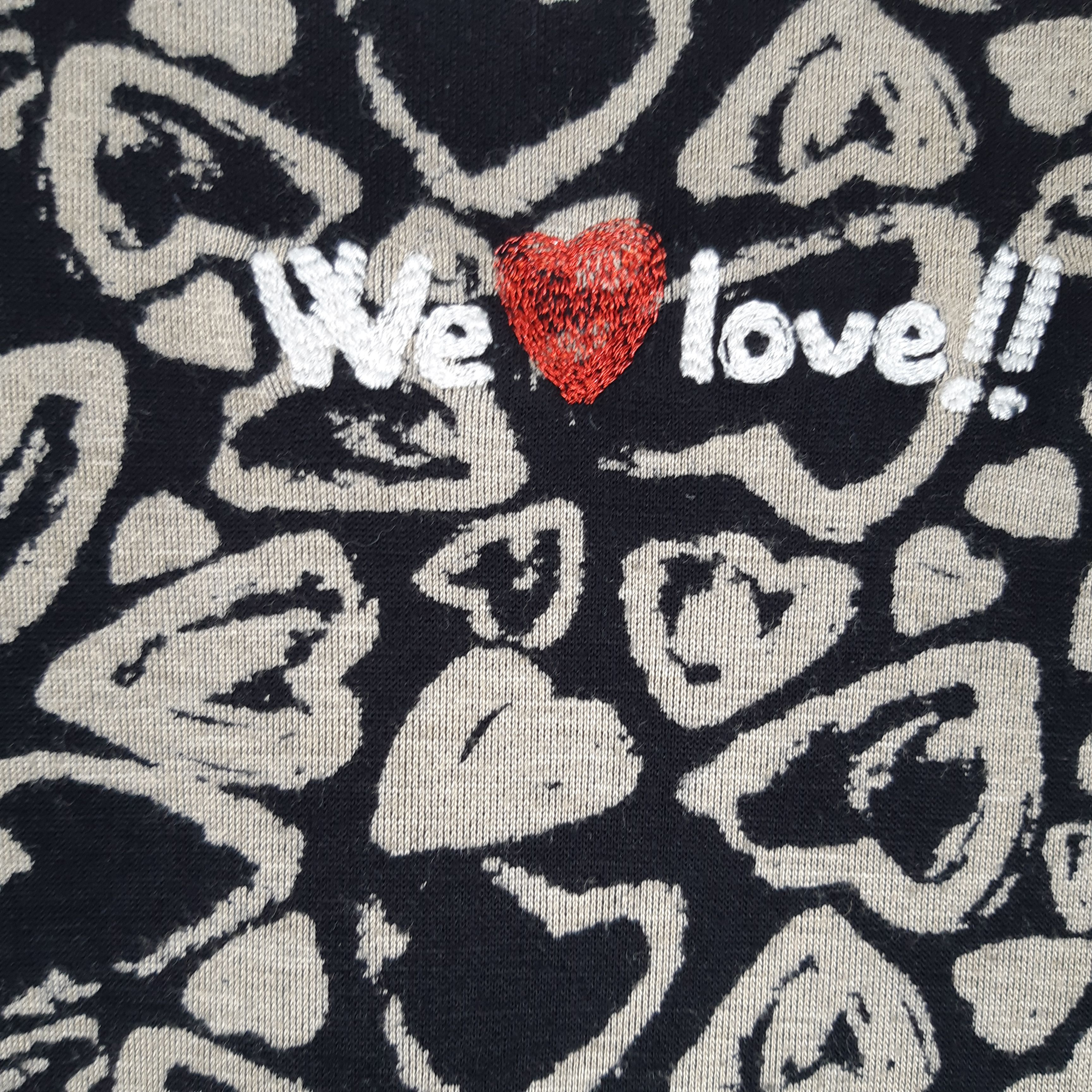 Desigual - Robe courte noire motifs cœurs ❤️​ - Taille S/M mesures Poitrine= 43 Longueur= 92  - Vue 5 - 