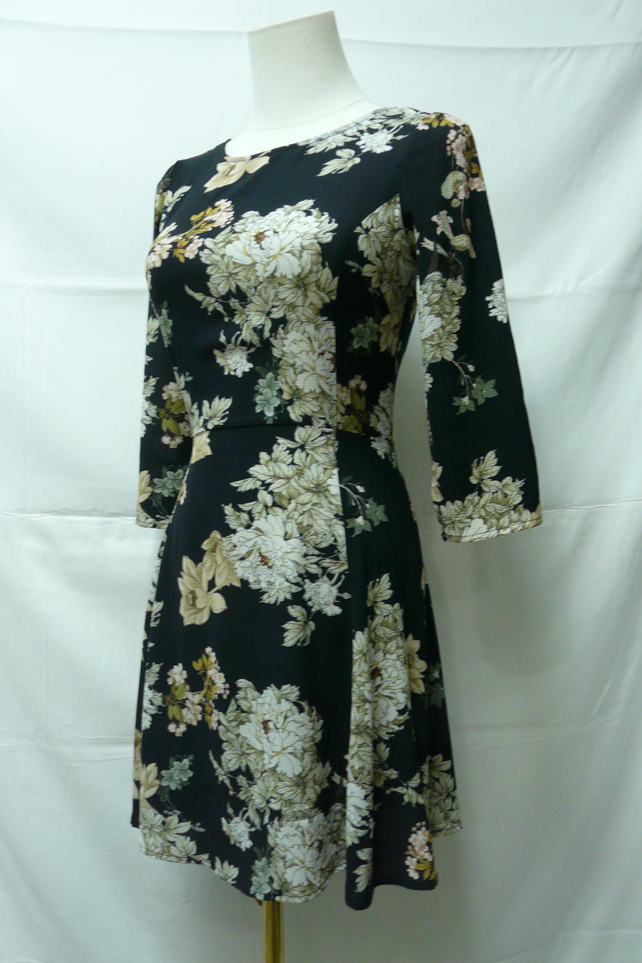 RF357 - Robe légère - Stradivarius - Taille S Très bon état - Vue 3 - 