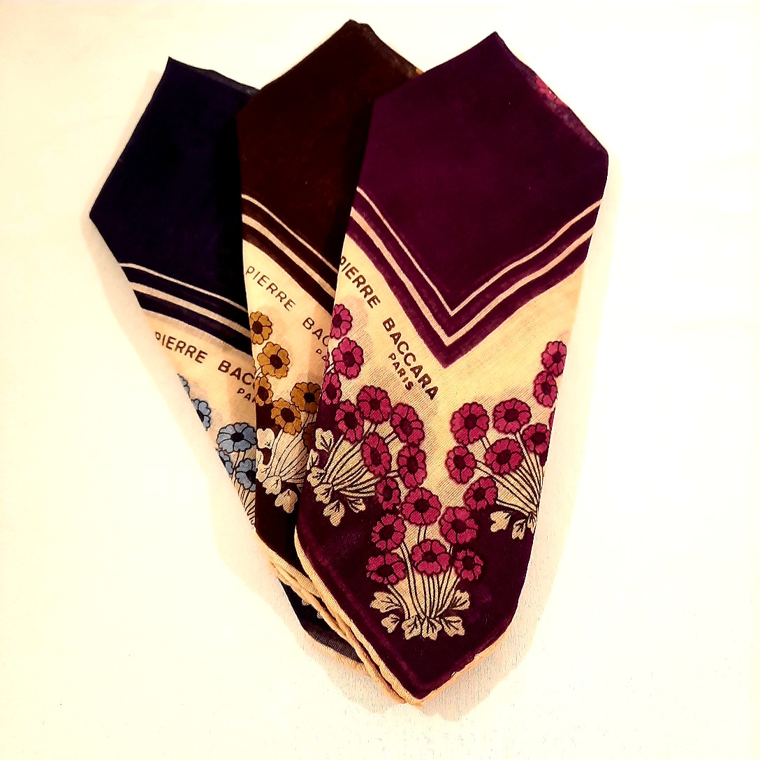 Voir photo 6 de Lot de 3 pochettes assorties coton fleuri Lot de 3 pochettes assorties coton fleuri Comme neuf - Vue 6 -