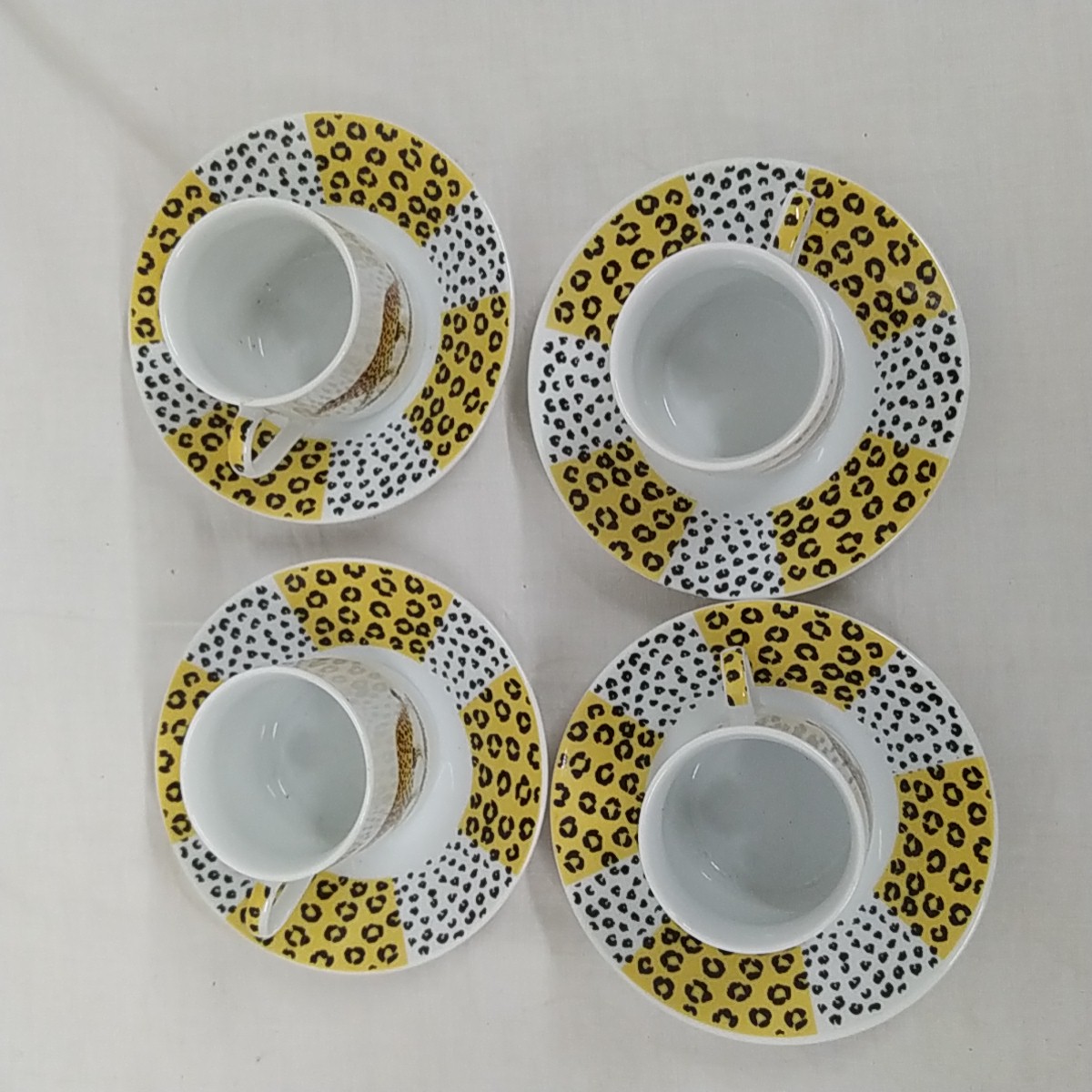 Service à café en céramique Très bon état - Vue 2 - 