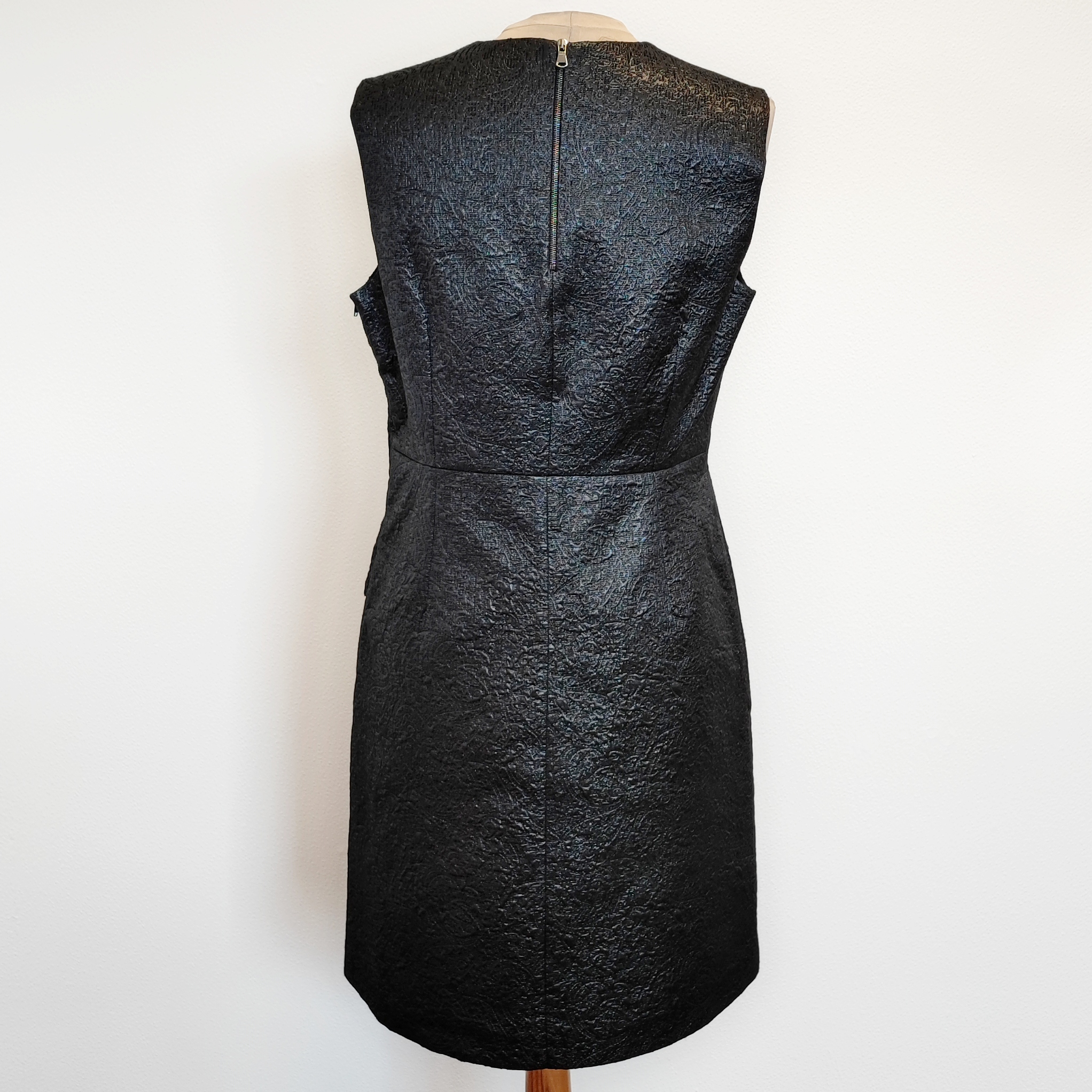 Voir photo 4 de ZAPA - Robe chic - 42 - Femme ZAPA - Robe chic - 42 - Femme Très bon état - Vue 4 -