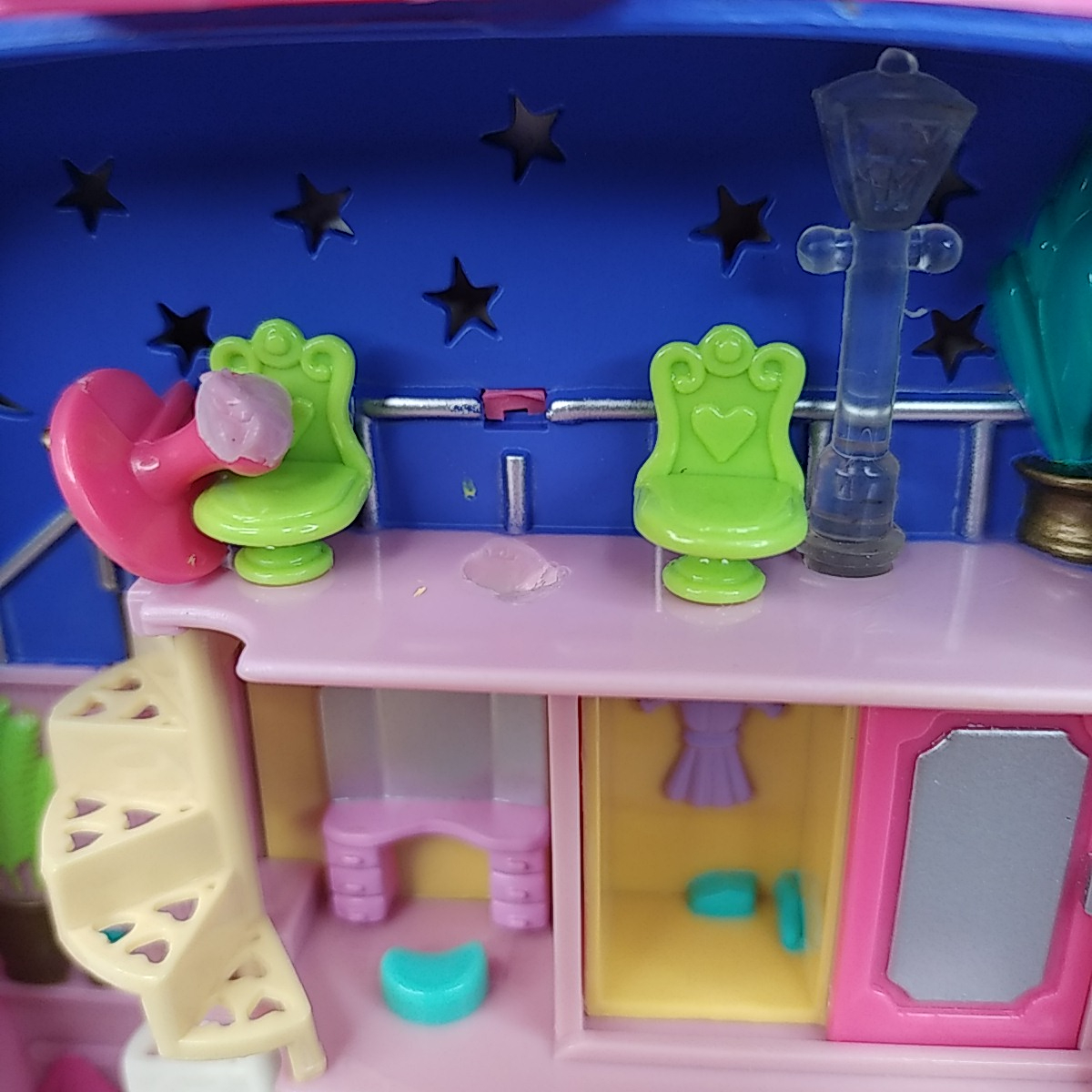 Voir photo 3 de Polly pocket Star bright dinner party avec 2 figurines - 1994 Polly pocket Star bright dinner party avec 2 figurines - 1994 Bon état - Vue 3 -
