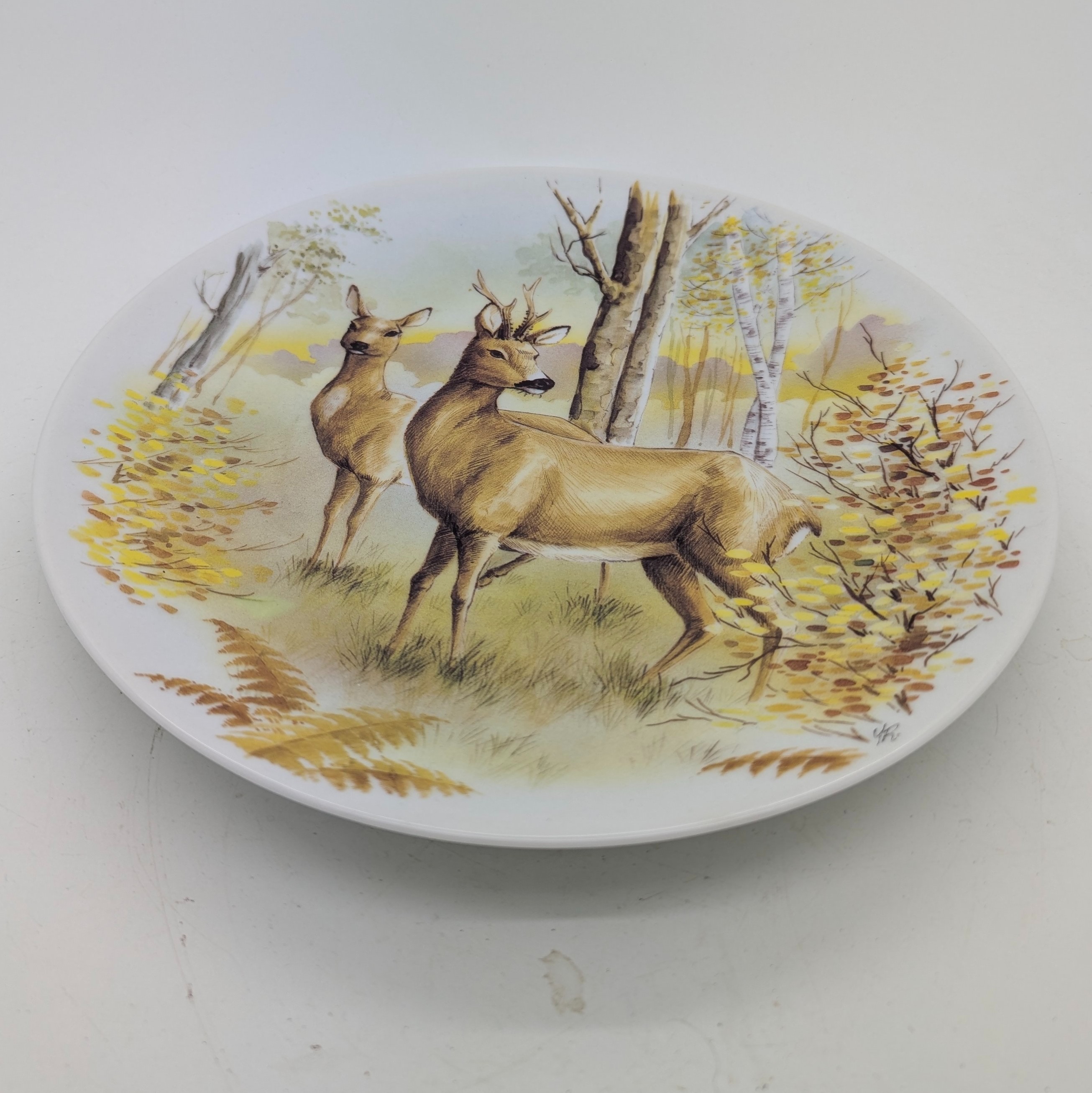 Voir photo 2 de Assiette plate décor chevreuil signée Assiette plate décor chevreuil signée Comme neuf - Vue 2 -