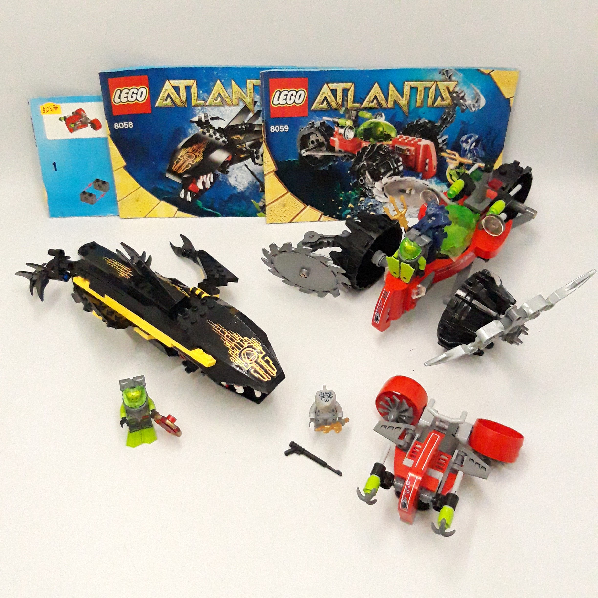 Voir photo 2 de Ensemble de 3 Lego ATLANTIS référence 8057, 8058, 8059 Ensemble de 3 Lego ATLANTIS référence 8057, 8058, 8059 Bon état - Vue 2 -