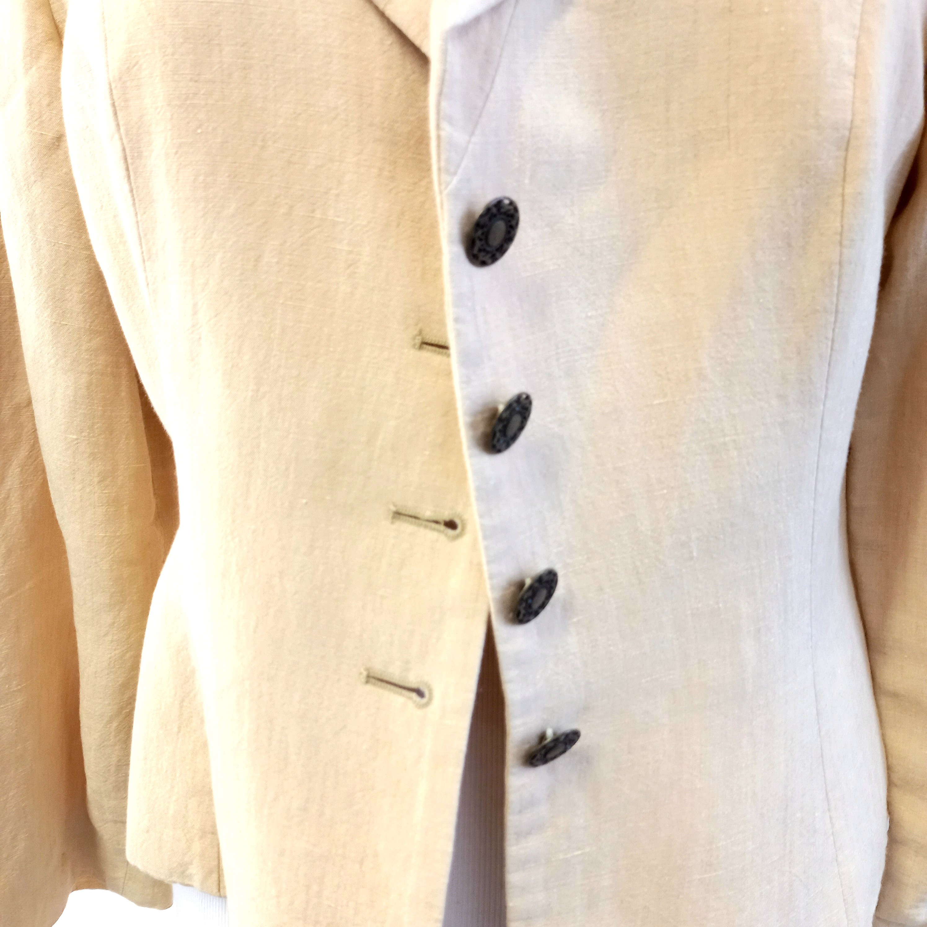 Veste femme "Les Soleils d'Arles" à laçage dorsal, taille 44 Très bon état - Vue 4 - 