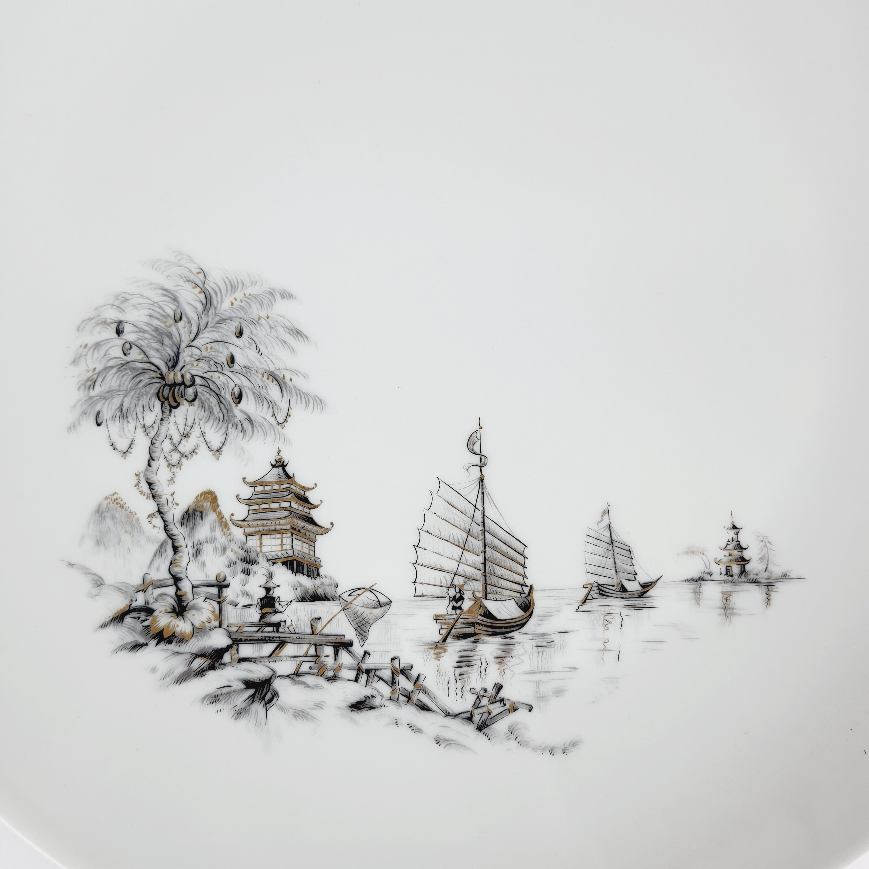 Voir photo 2 de Plat en porcelaine de Limoges - Charles Ahrenfeldt Plat en porcelaine de Limoges - Charles Ahrenfeldt - Vue 2 -