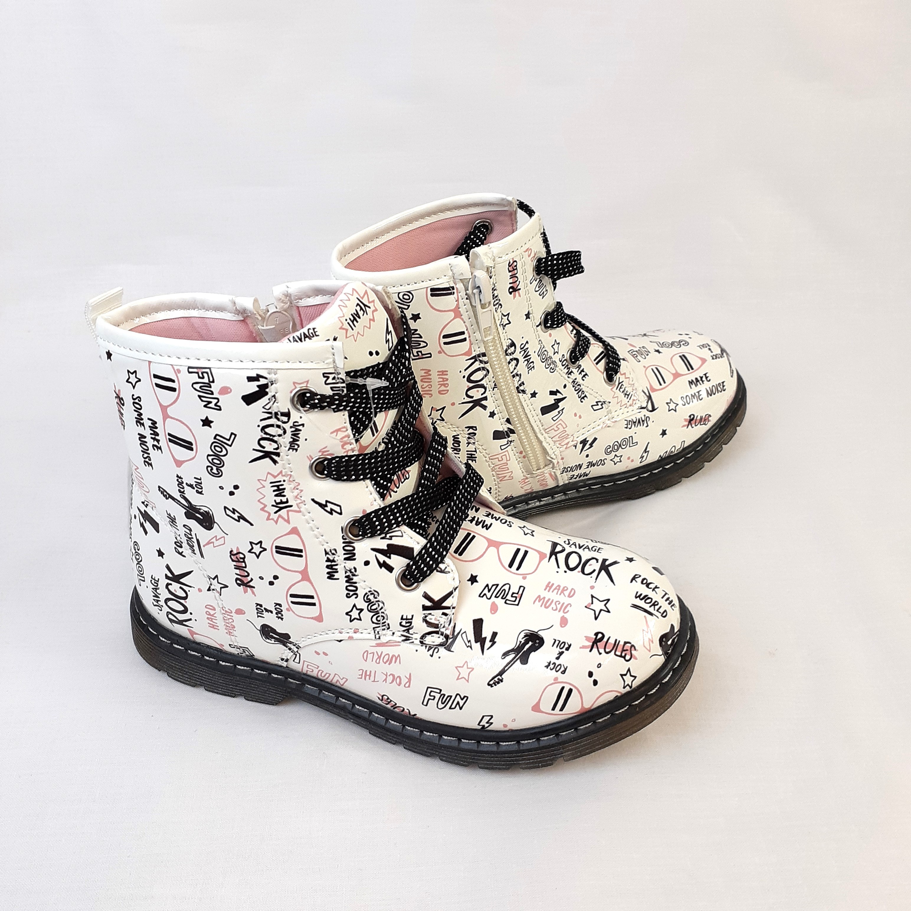 Voir photo 3 de Bottines à lacet style rock et chic 31 Bottines à lacet style rock et chic 31 Comme neuf - Vue 3 -