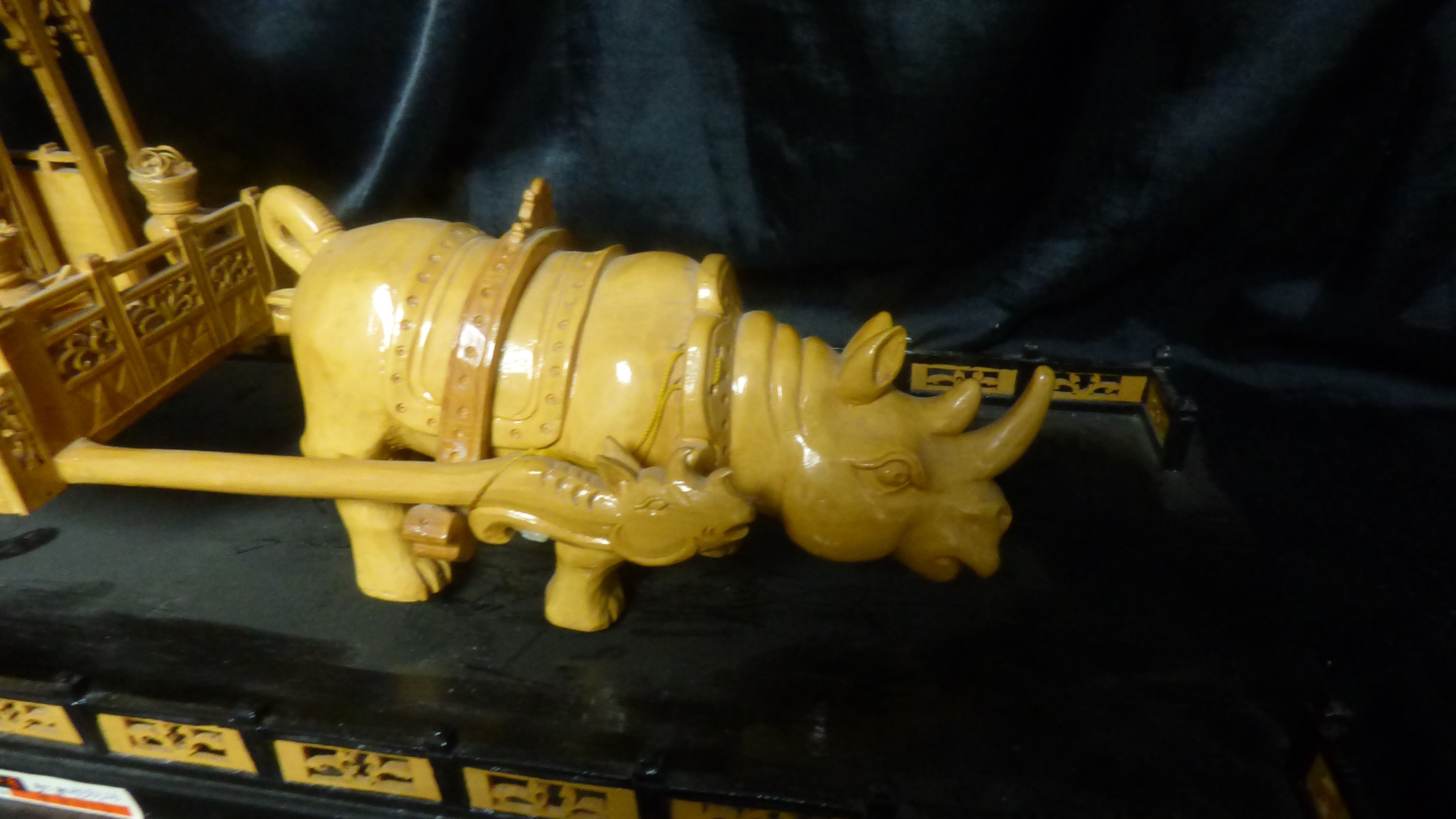 Diorama Chinois Rhinocéros tirant une calèche d'empereur - Photo 6