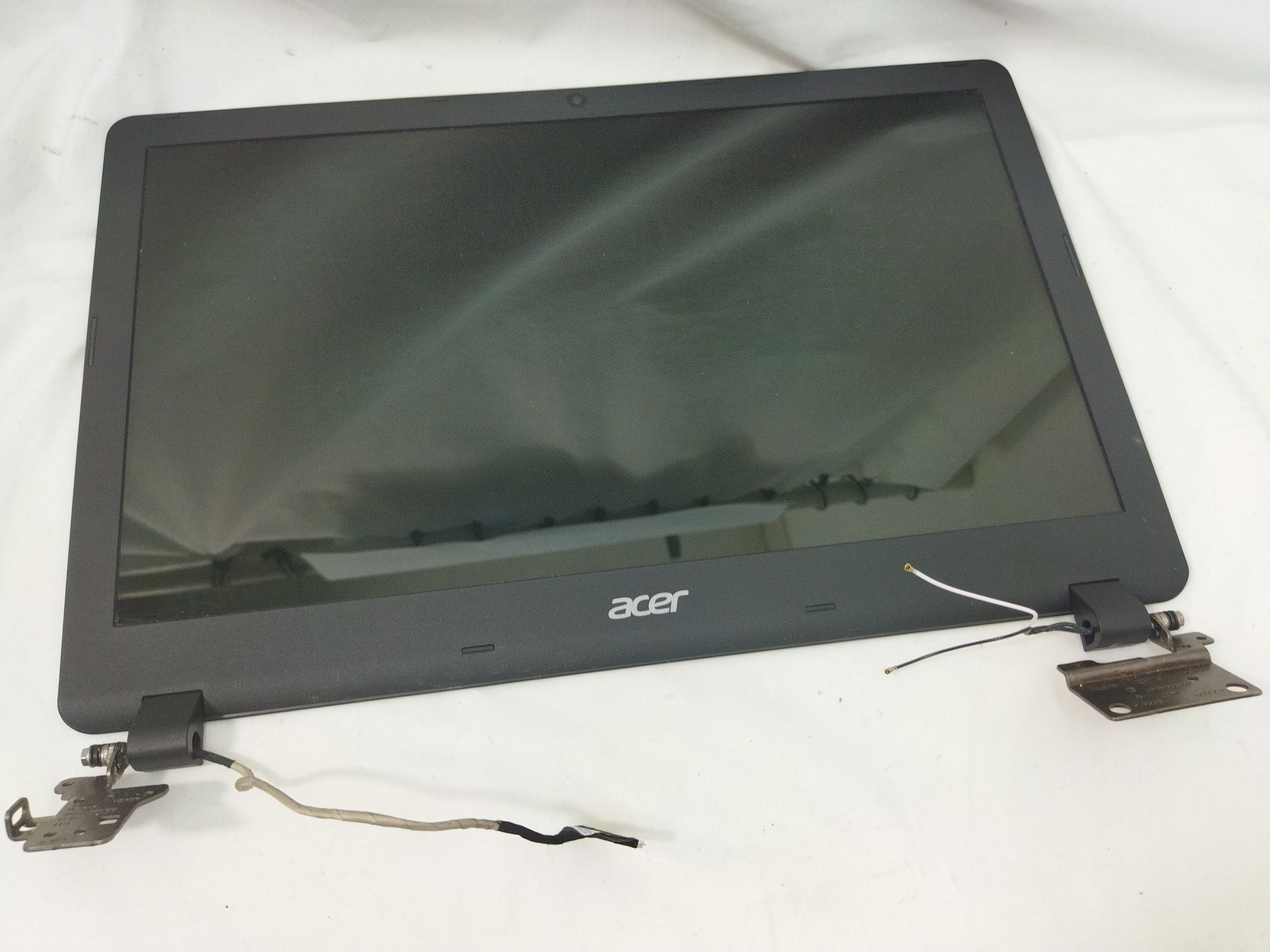 Voir photo 4 de Dalle/Écran de remplacement ACER Aspire 15.6 pouces ES1-523/524 Séries Modèle: N16C2 en très bon état Dalle/Écran de remplacement ACER Aspire 15.6 pouces ES1-523/524 Séries Modèle: N16C2 en très bon état Très bon état - Vue 4 -