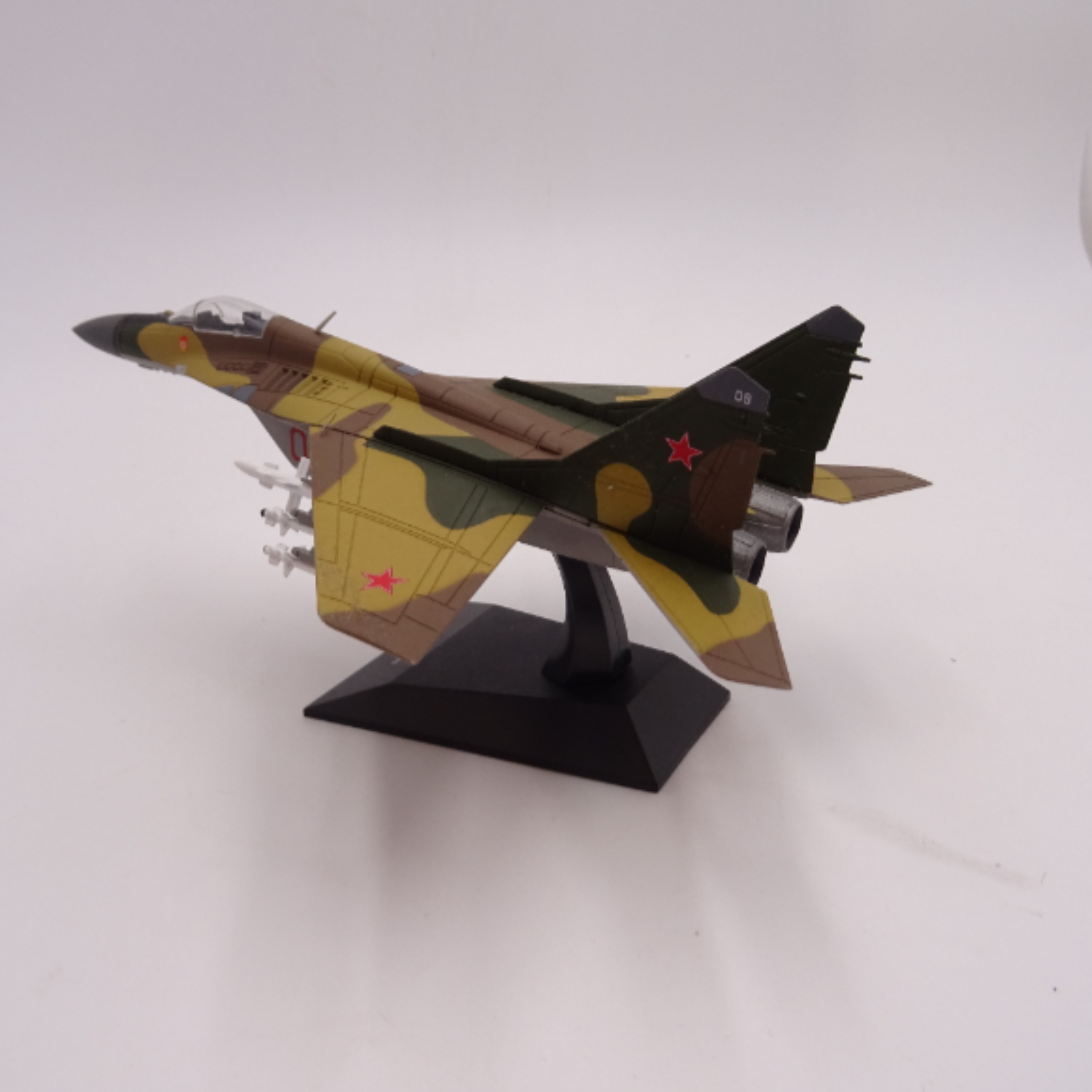 Miniature avion de chasse MIG 29 FULCRUM État correct - Vue 5 - 