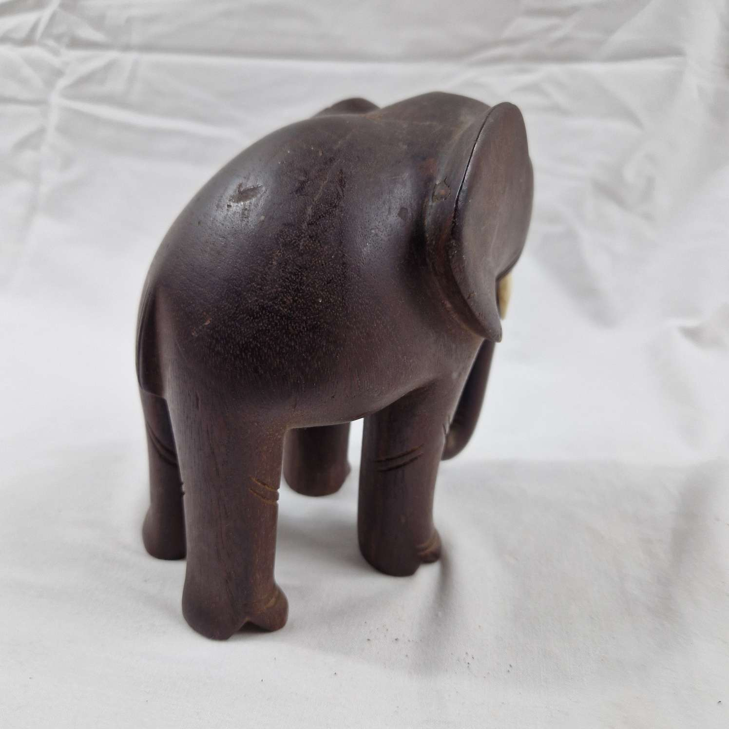 Voir photo 2 de Eléphant en ébène Eléphant en ébène Bon état - Vue 2 -