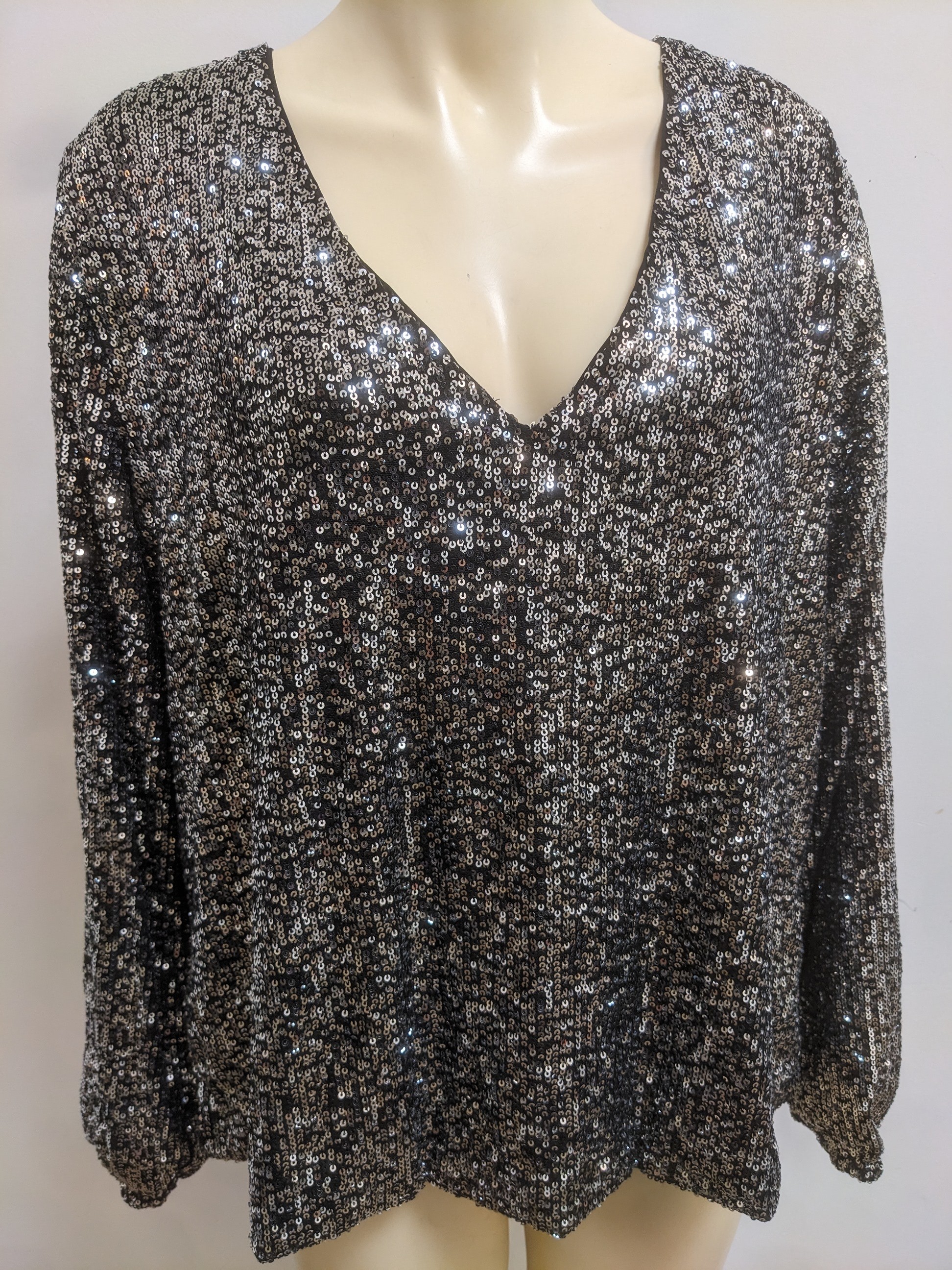 Voir photo 5 de Blouse à sequins 46 - 48 Blouse à sequins 46 - 48 - Vue 5 -