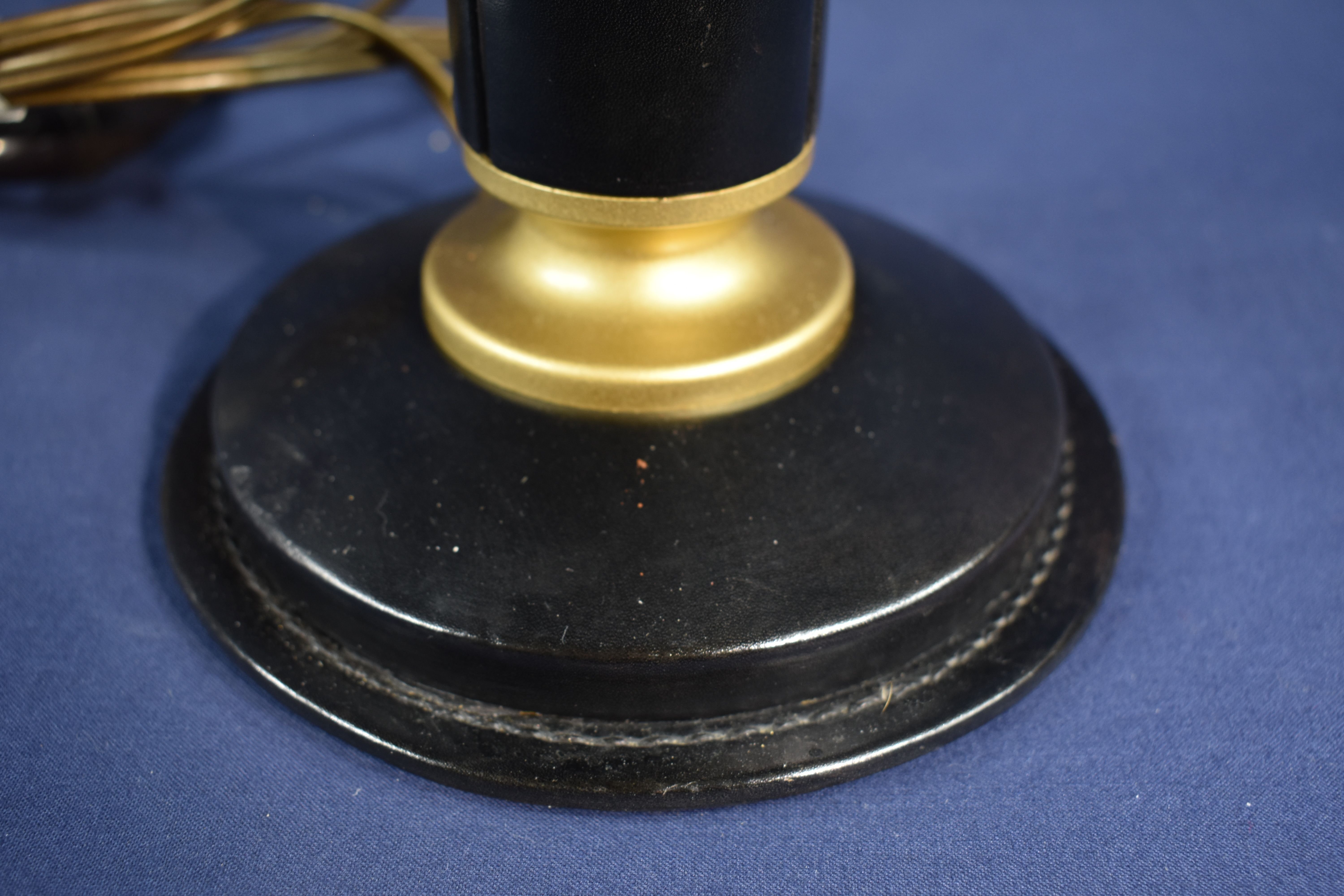 Pied de lampe cylindrique gainé de cuir 
