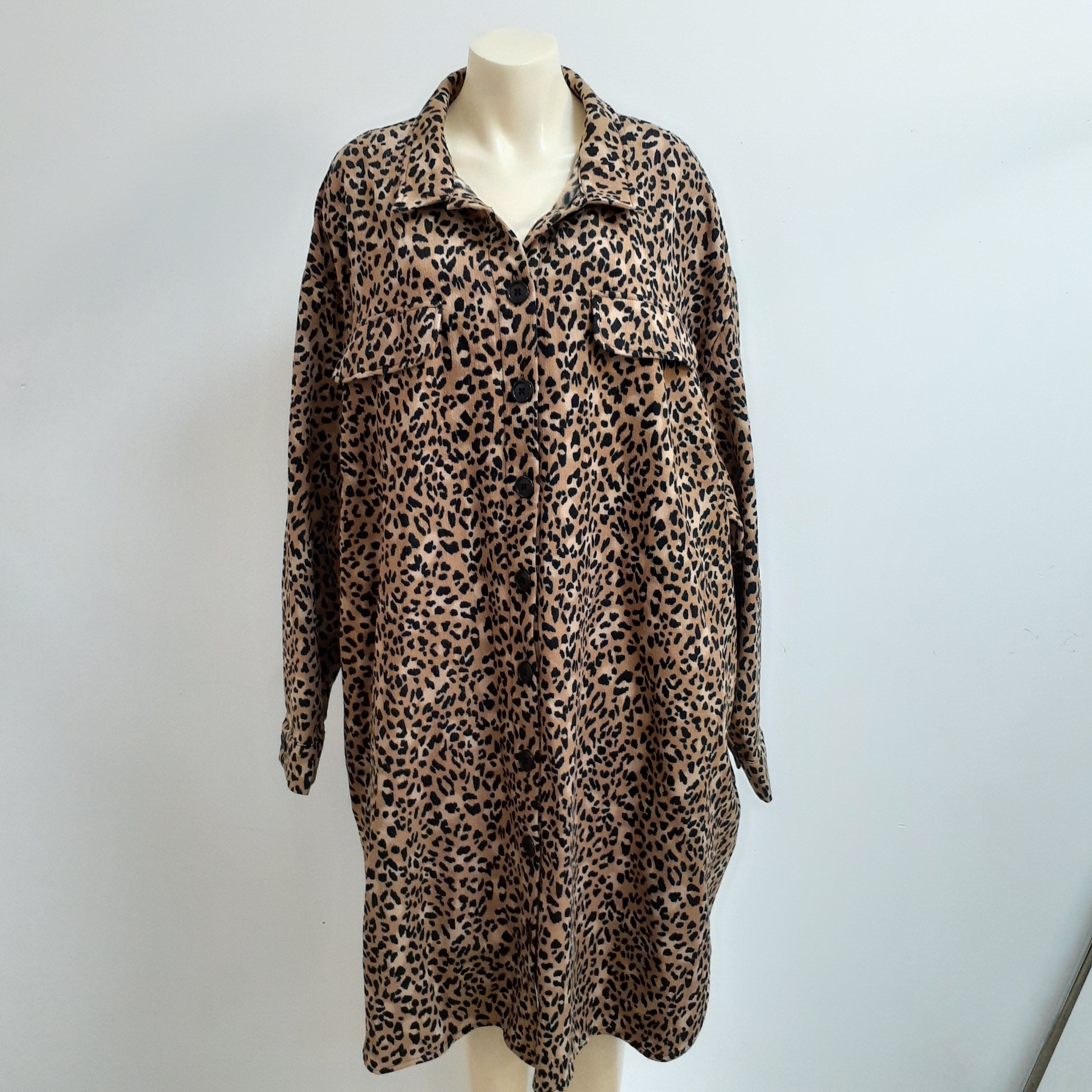 Robe à motif léopard doublée en polaire 58-60 Comme neuf - Vue 2 - 