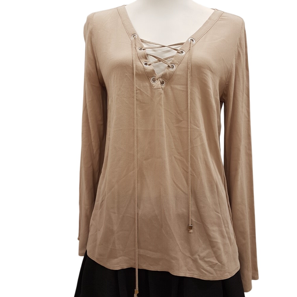 Acheter Tunique beige à lacets - RIVER ISLAND - taille 36 estimée Bon état - 13,00 € Tunique beige à lacets - RIVER ISLAND - taille 36 estimée Bon état - reconditionné disponible sur Label Emmaüs