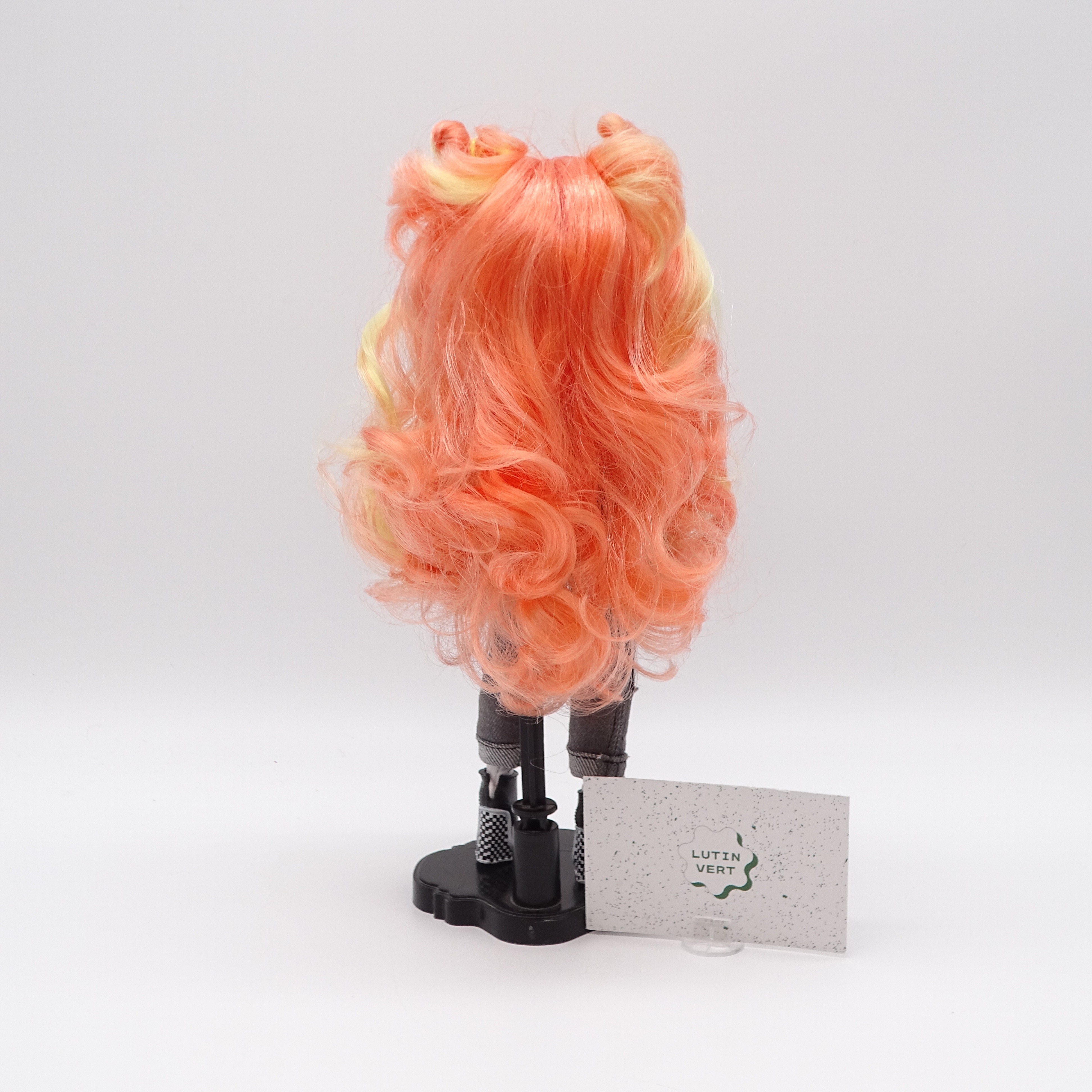 Voir photo 2 de Poupée LOL core doll d'occasion OMG - Dès 4 ans | Ref 14119 Poupée LOL core doll d'occasion OMG - Dès 4 ans | Ref 14119 Très bon état - Vue 2 -