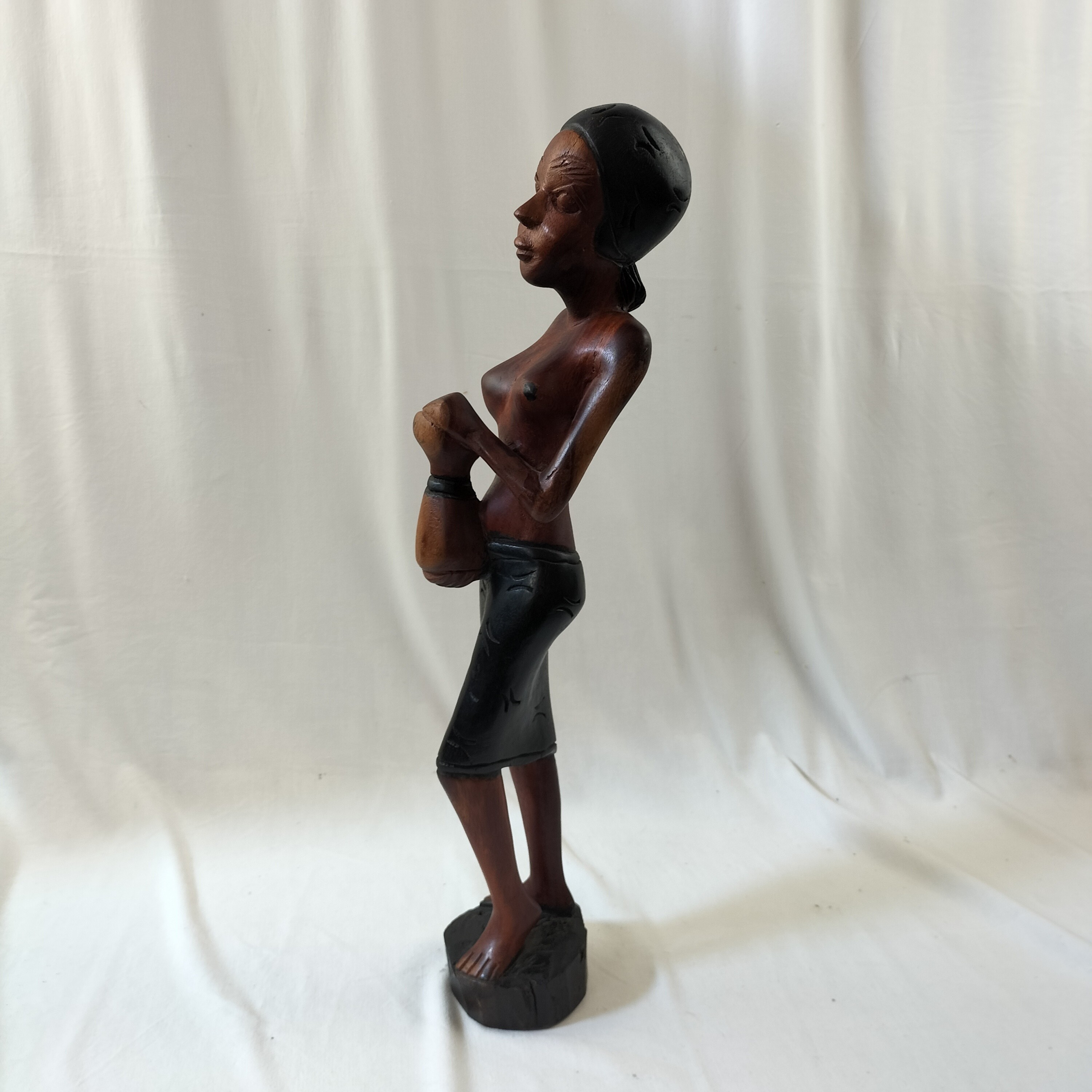 Voir photo 2 de Statue bois massif femme africaine Statue bois massif femme africaine Bon état - Vue 2 -