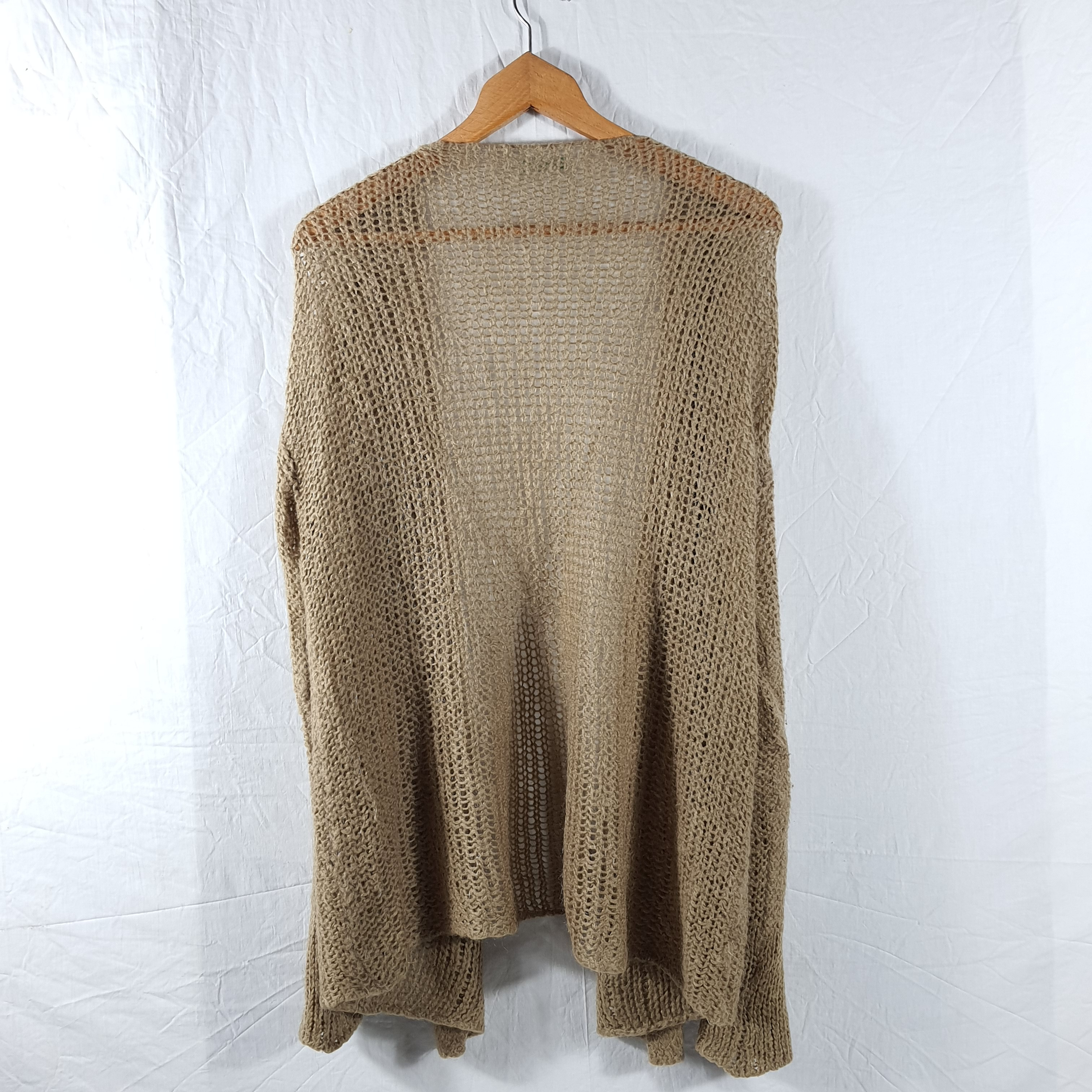 Voir photo 2 de Gilet ajouré à manches longues beige - United colors of Benetton - 44 (estimé) Gilet ajouré à manches longues beige - United colors of Benetton - 44 (estimé) - Vue 2 -