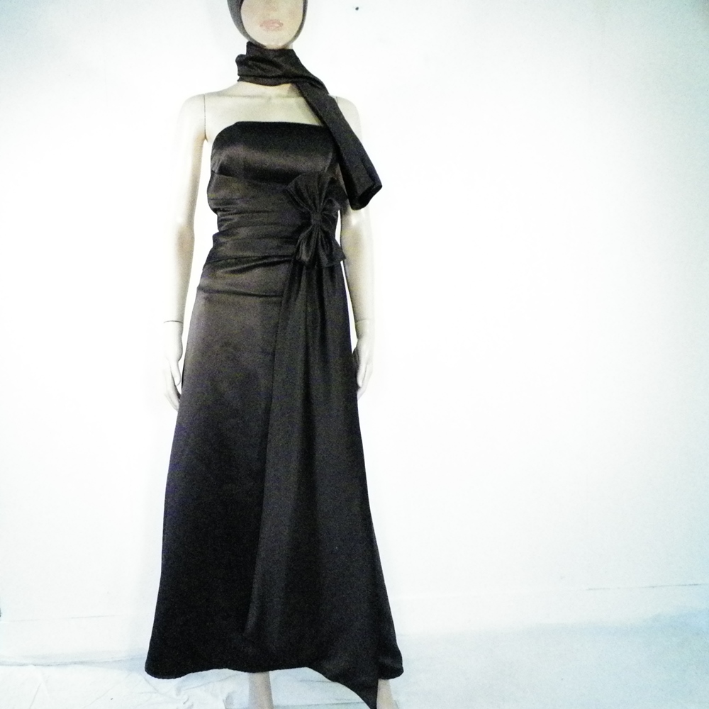 Robe de Soirée Marron Taille Estimée S. Bon état -  reconditionné disponible sur Label Emmaüs