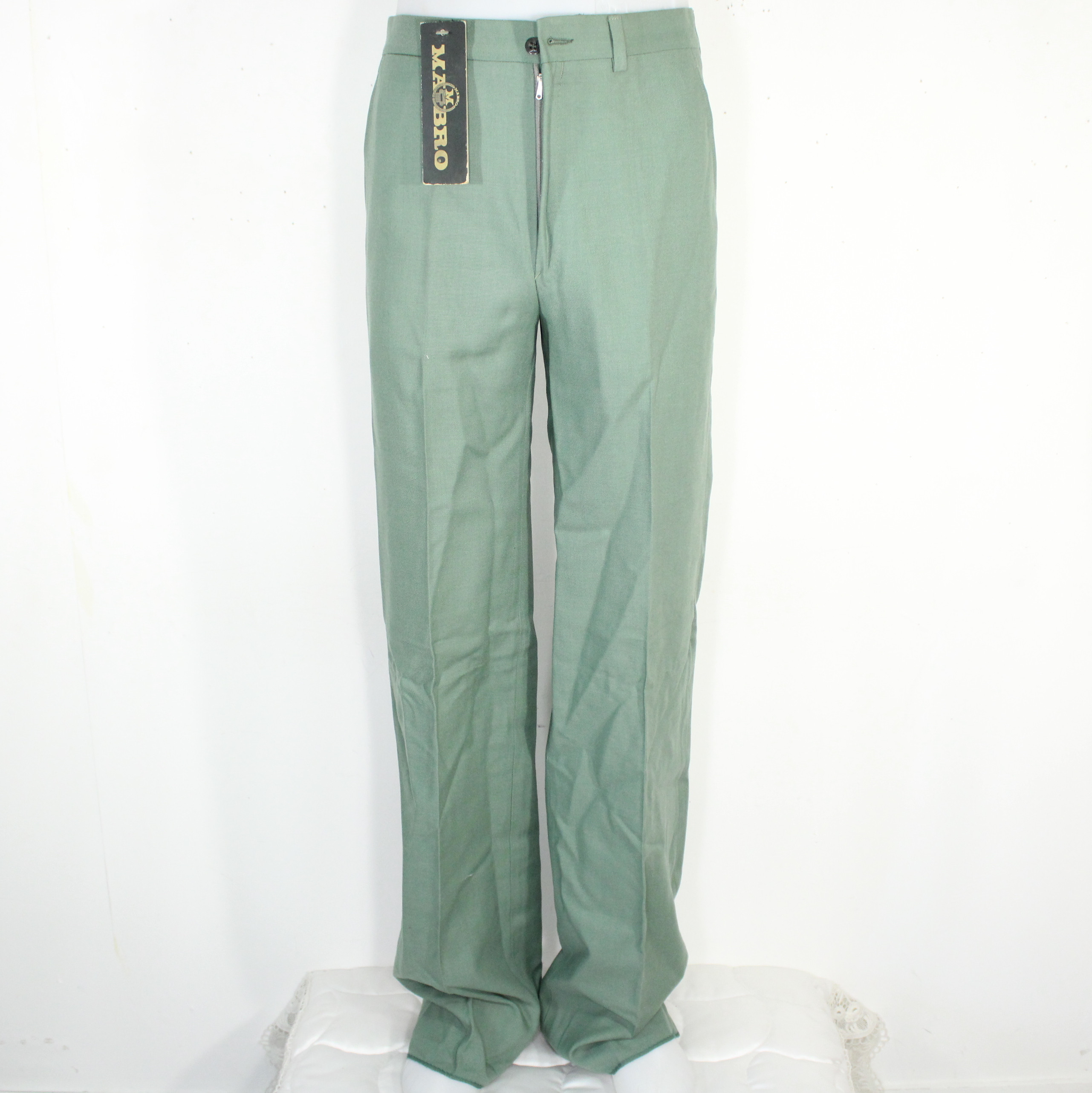 Pantalon Mixte VIntage Vert Militaire Taille Estimée 36 Comme neuf -  reconditionné disponible sur Label Emmaüs