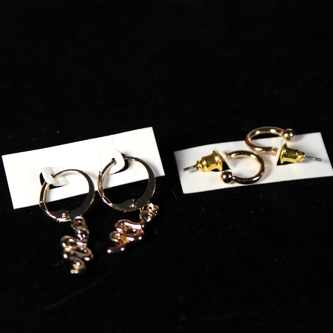 Collier acier doré et boucles d'oreille Bon état - Vue 4 - 