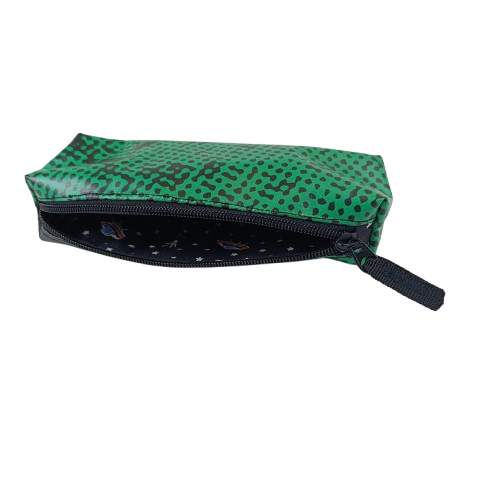 Trousse. Fabriquée à partir de bâche recyclée , dans notre atelier ACSOMUR - Photo 2