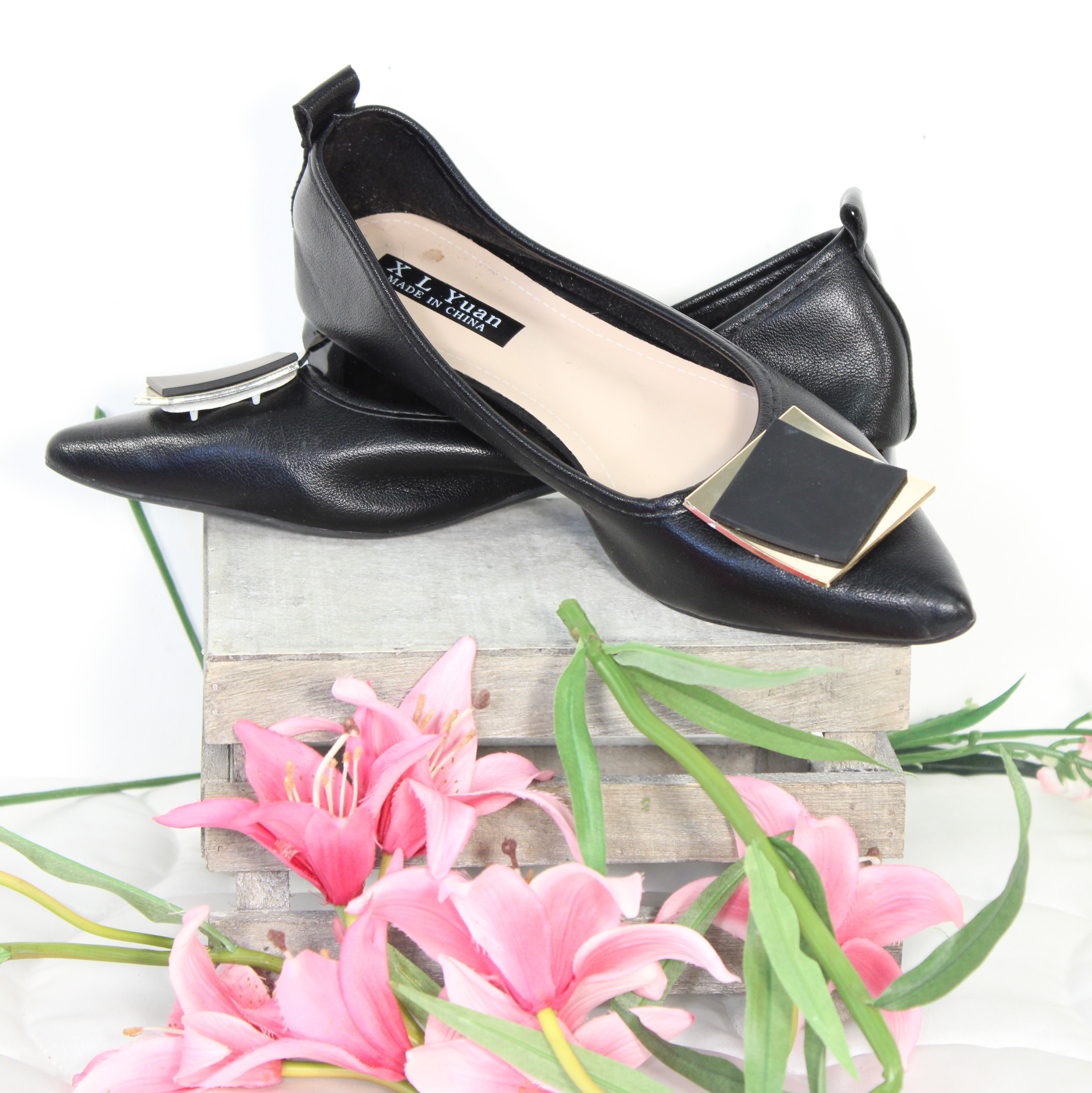 Chaussure  talon plat X L YUAN Pointure Estime 38 - Label Emmaus - Modalova