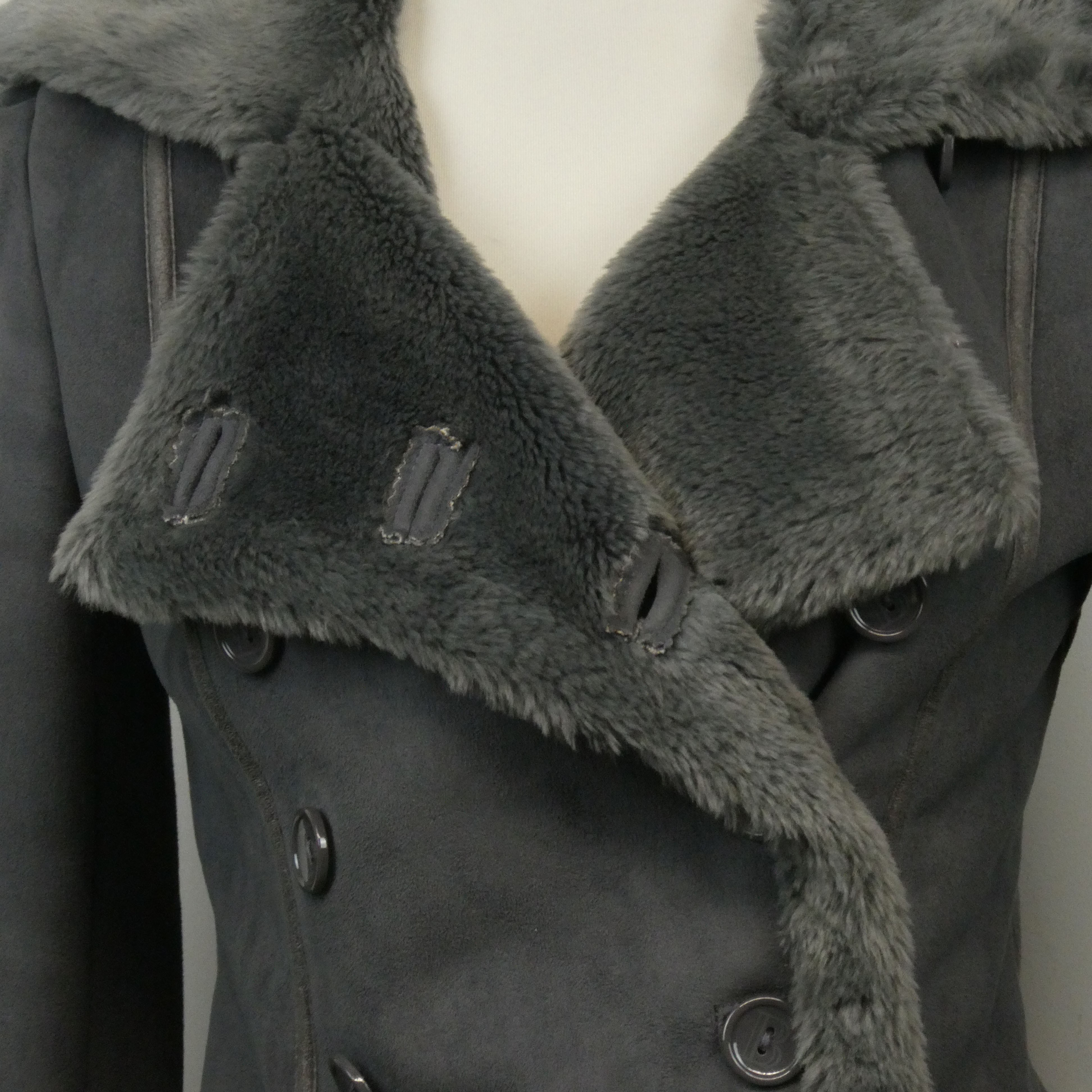 Balmain veste grise fourrure vintage - taille 36 - Photo 3