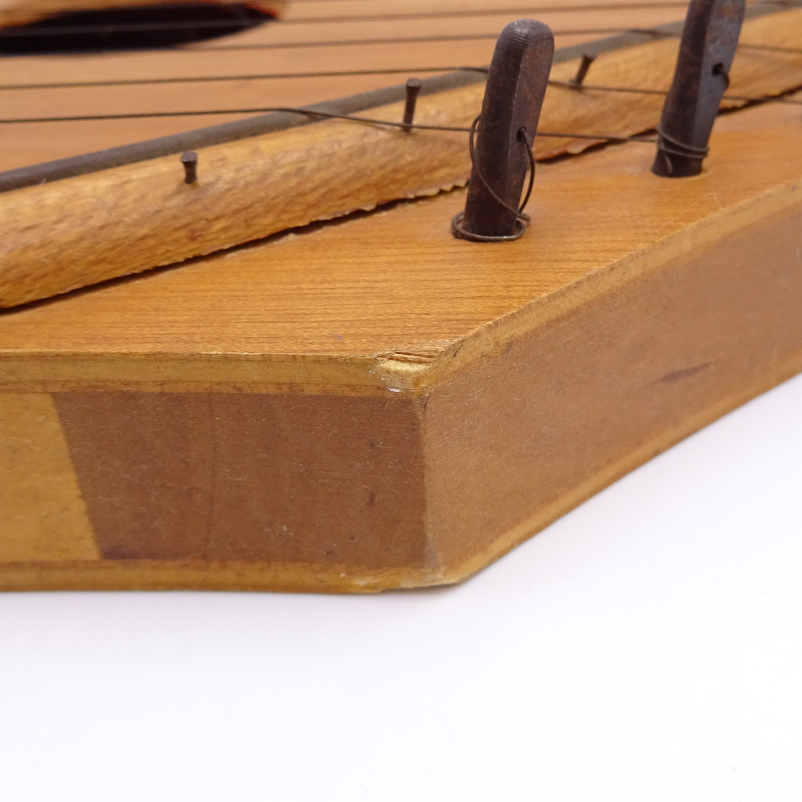 Ancienne cithare en bois vintage Bon état - Vue 8 - 