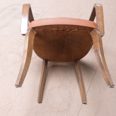  Fauteuil bridge en cuir Marron dans son Jus Hauteur 85 cm Longueur 58 cm Profondeur 49 cm État correct - Vue 5 - 