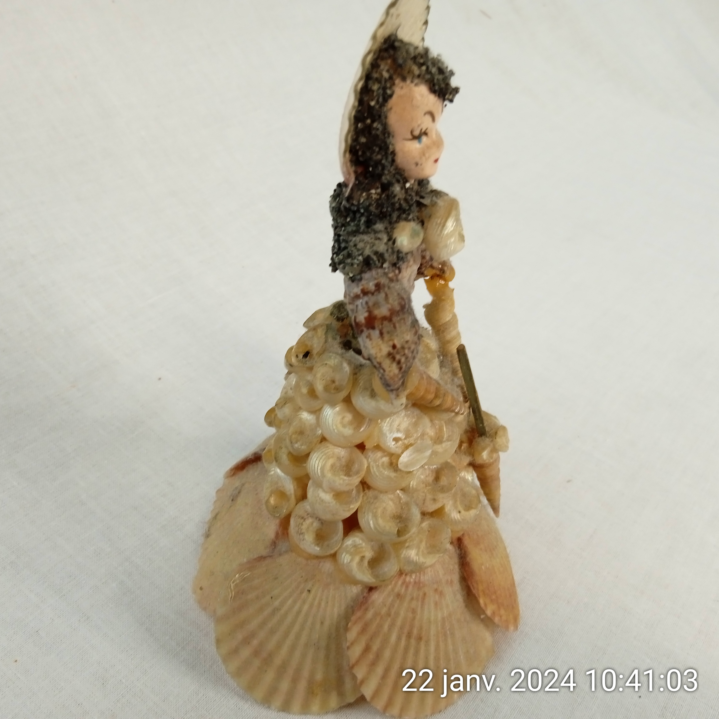 Figurine de poupée en coquillages French Seashell Woman 1960s Souvenir Bon état - Vue 2 - 