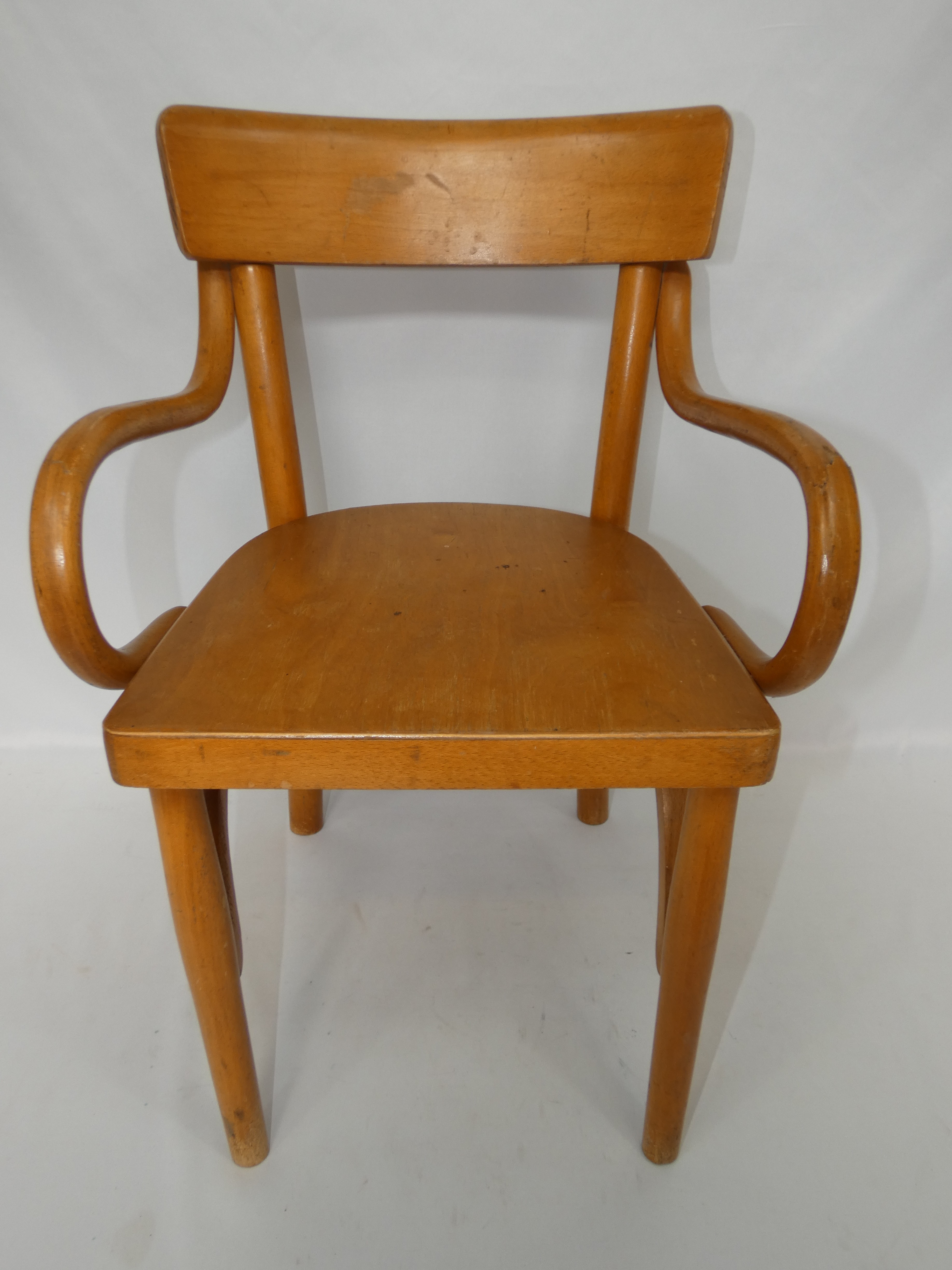 Chaise enfant en bois avec accoudoirs de marque BAUMANN - Photo 1