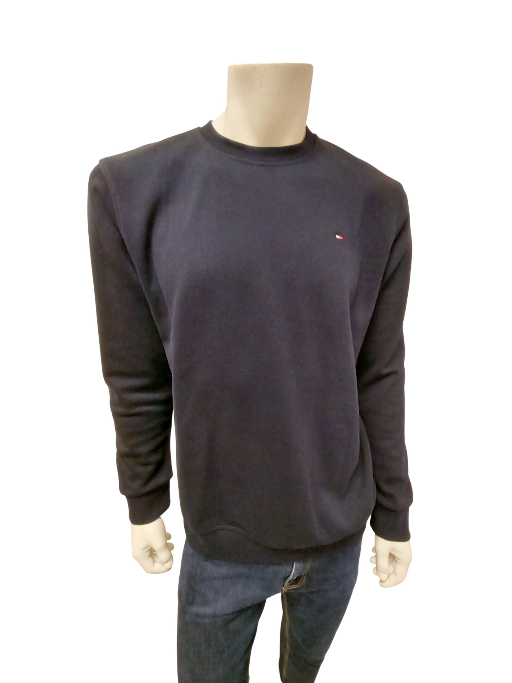 Acheter Pull homme "Tommy Hilfiger" Très bon état - 30,00 € Pull homme "Tommy Hilfiger" Très bon état - reconditionné disponible sur Label Emmaüs