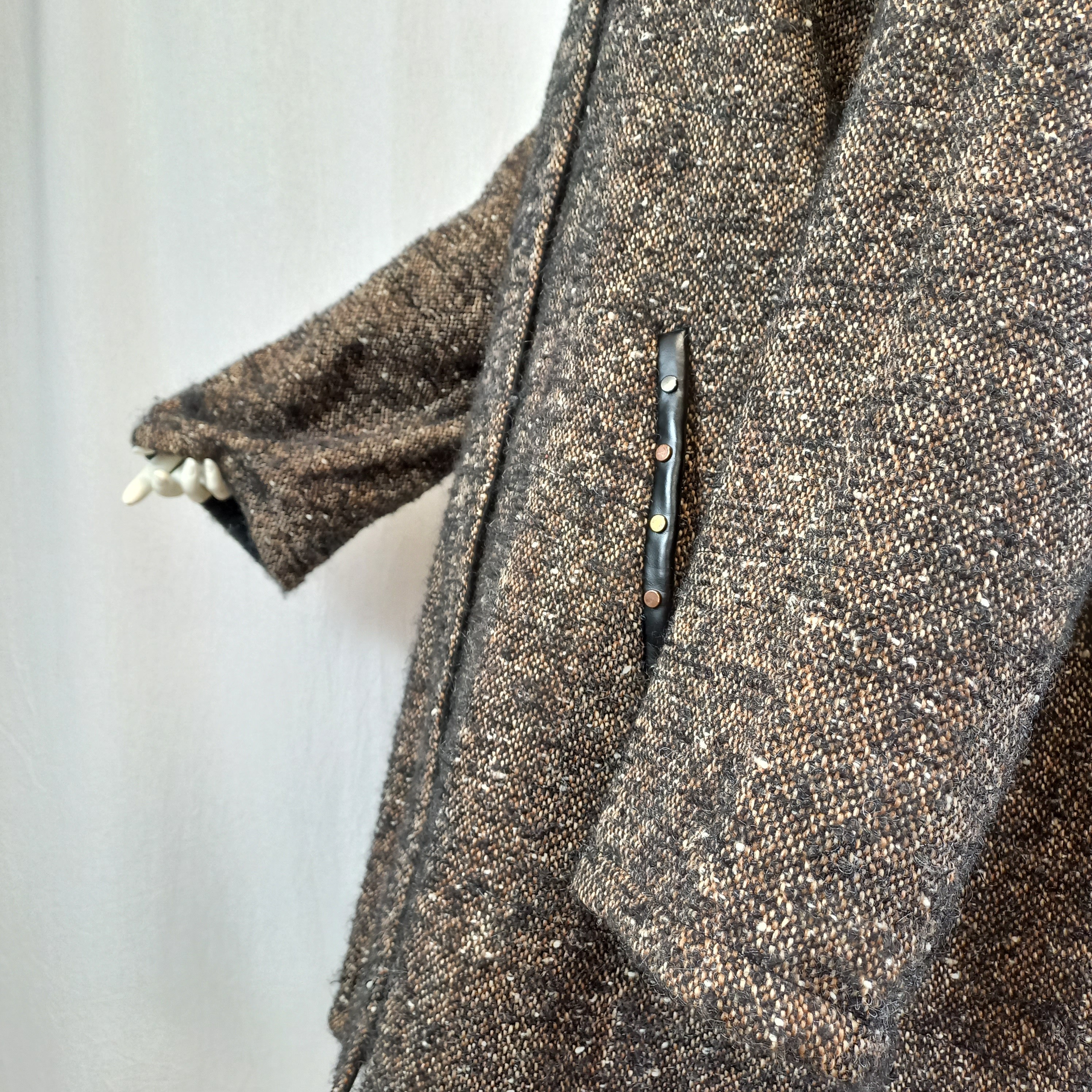 Manteau réversible lainage moucheté ou coutures noir brunes clous sur col et poches Très bon état - Vue 4 - 