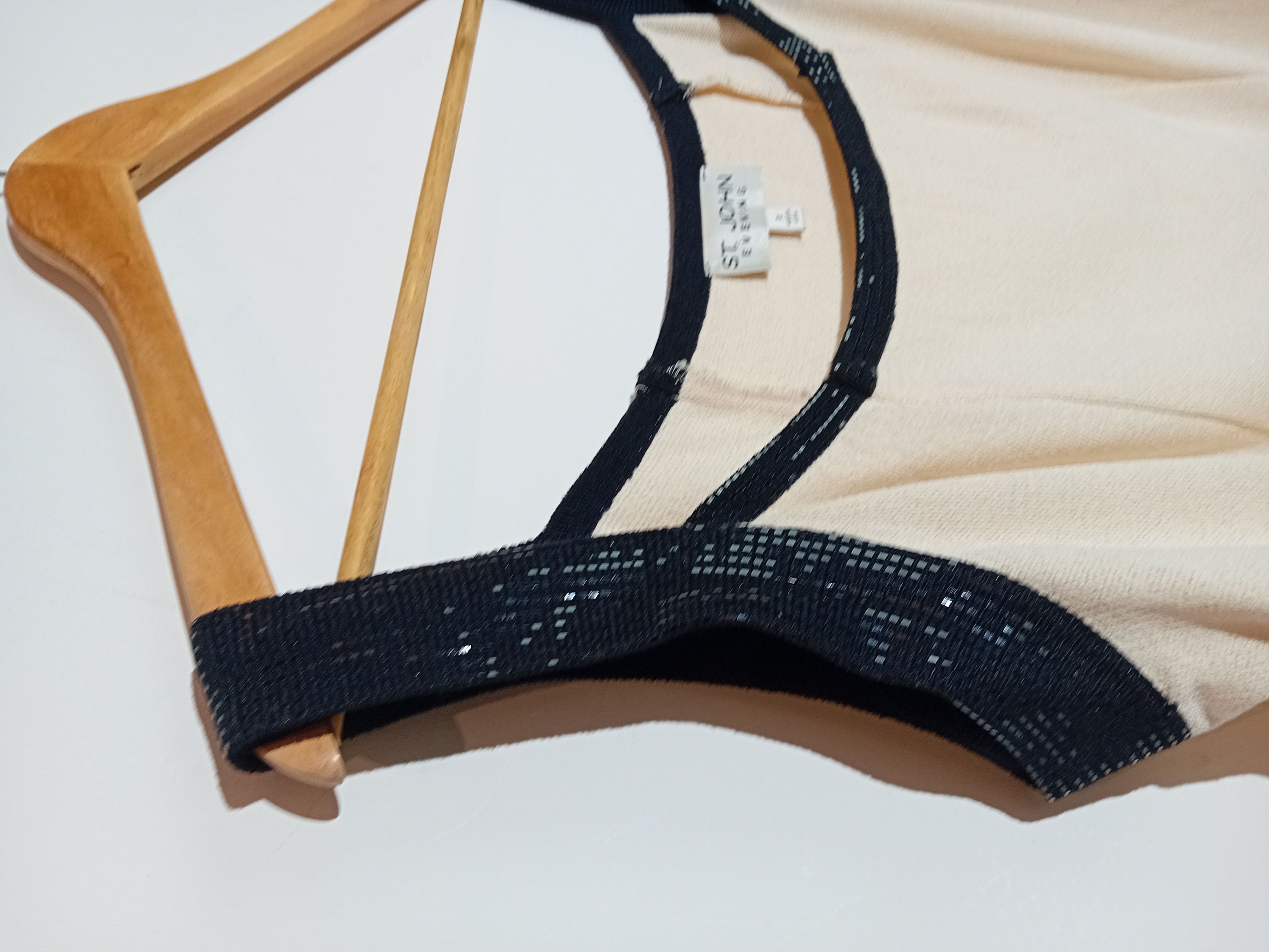Voir photo 4 de Top Sans Manches Beige Crème Noir Sequins St. John Evening Xl (T4259) Top Sans Manches Beige Crème Noir Sequins St. John Evening Xl (T4259) Très bon état - Vue 4 -