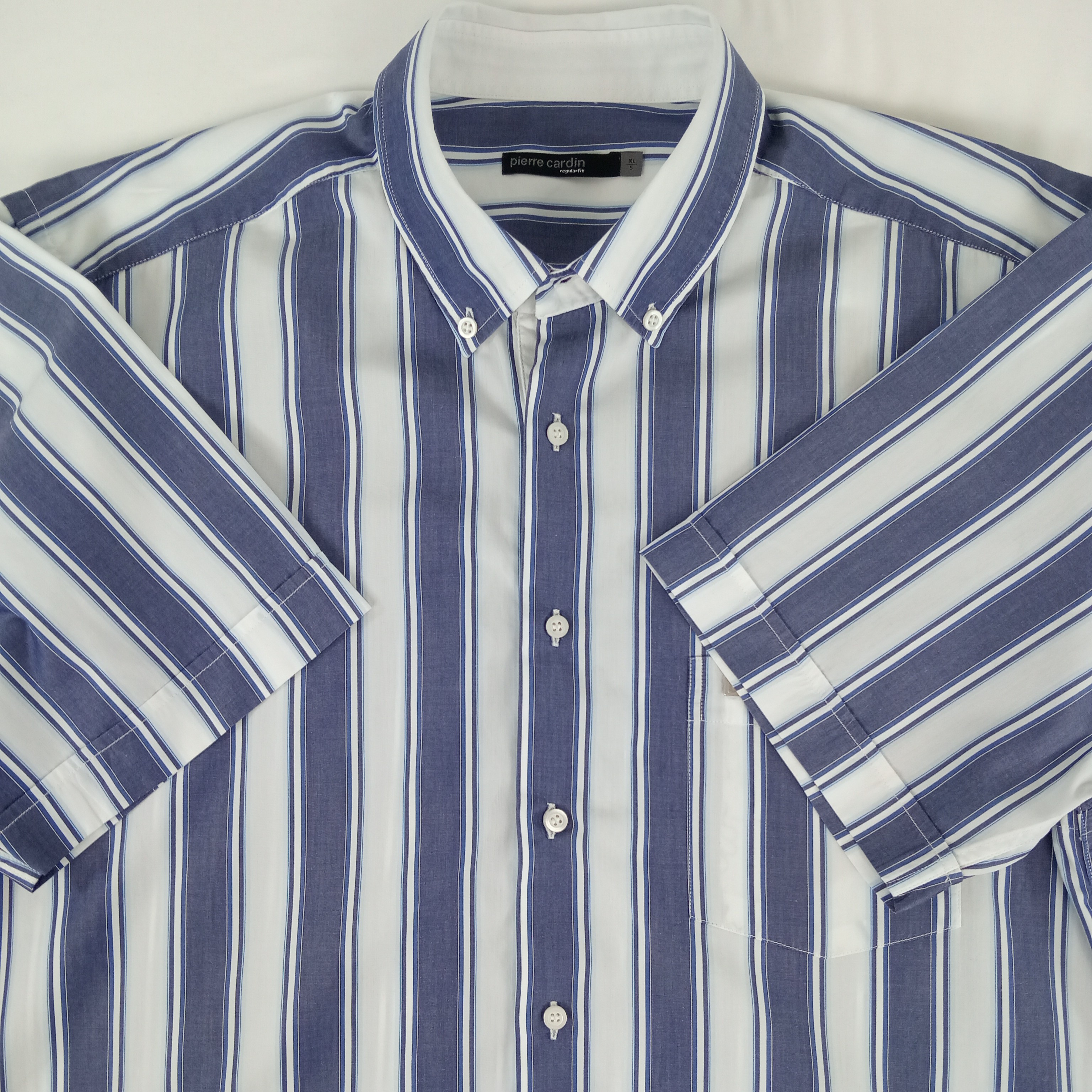 Chemise homme à rayures de la marque Pierre Cardin col classique manches courtes de couleur bleu marine taille XL (44) - Photo 2