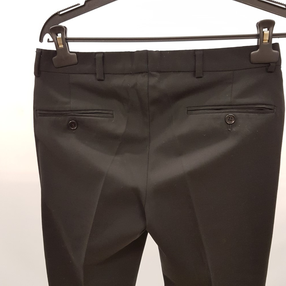 Voir photo 4 de Pantalon noir - HAWAII UNIFORMES - taille 38 Pantalon noir - HAWAII UNIFORMES - taille 38 Très bon état - Vue 4 -