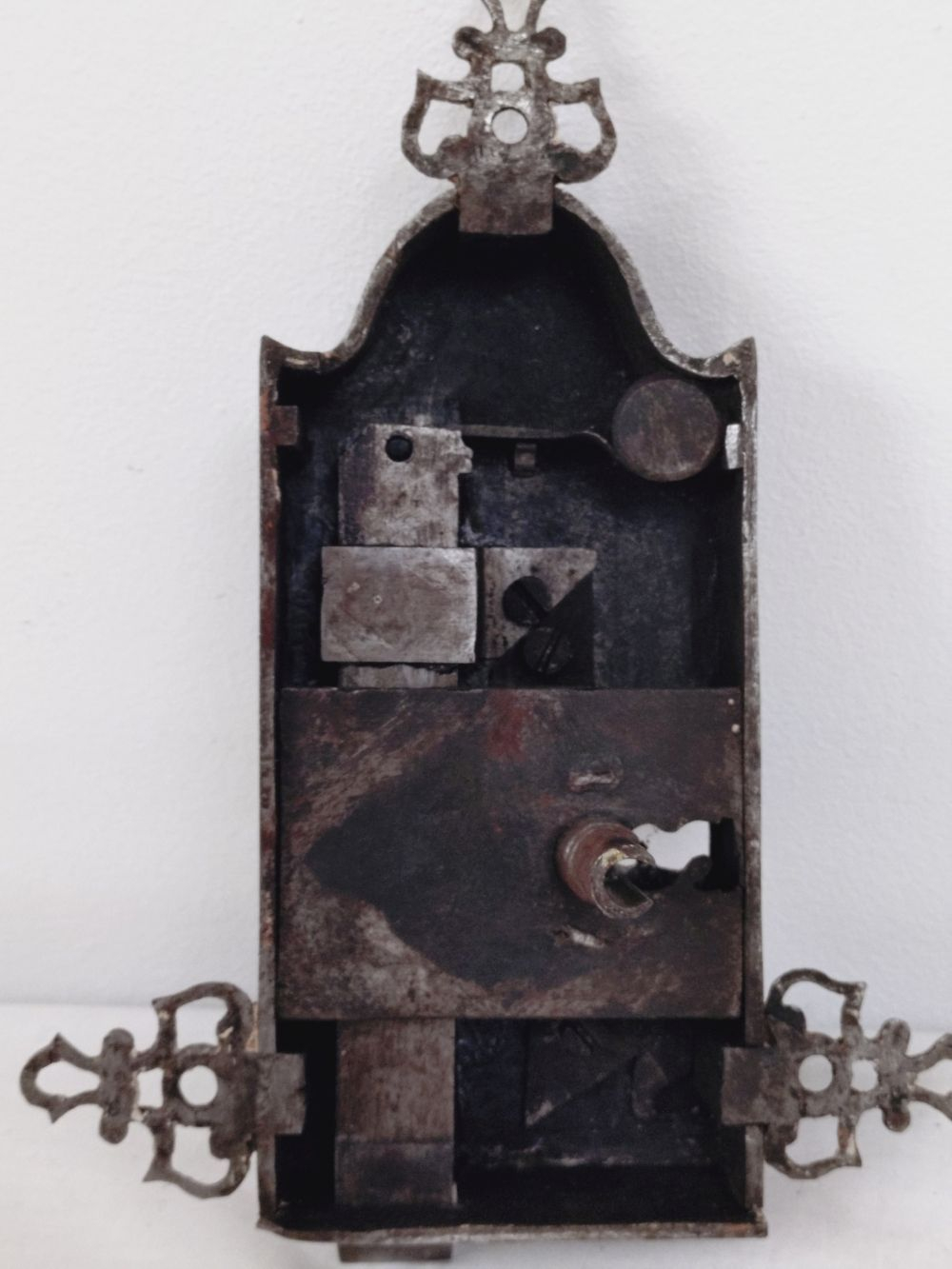 Ancienne serrure de porte d'entrée en fer forgé 18ème - Photo 3