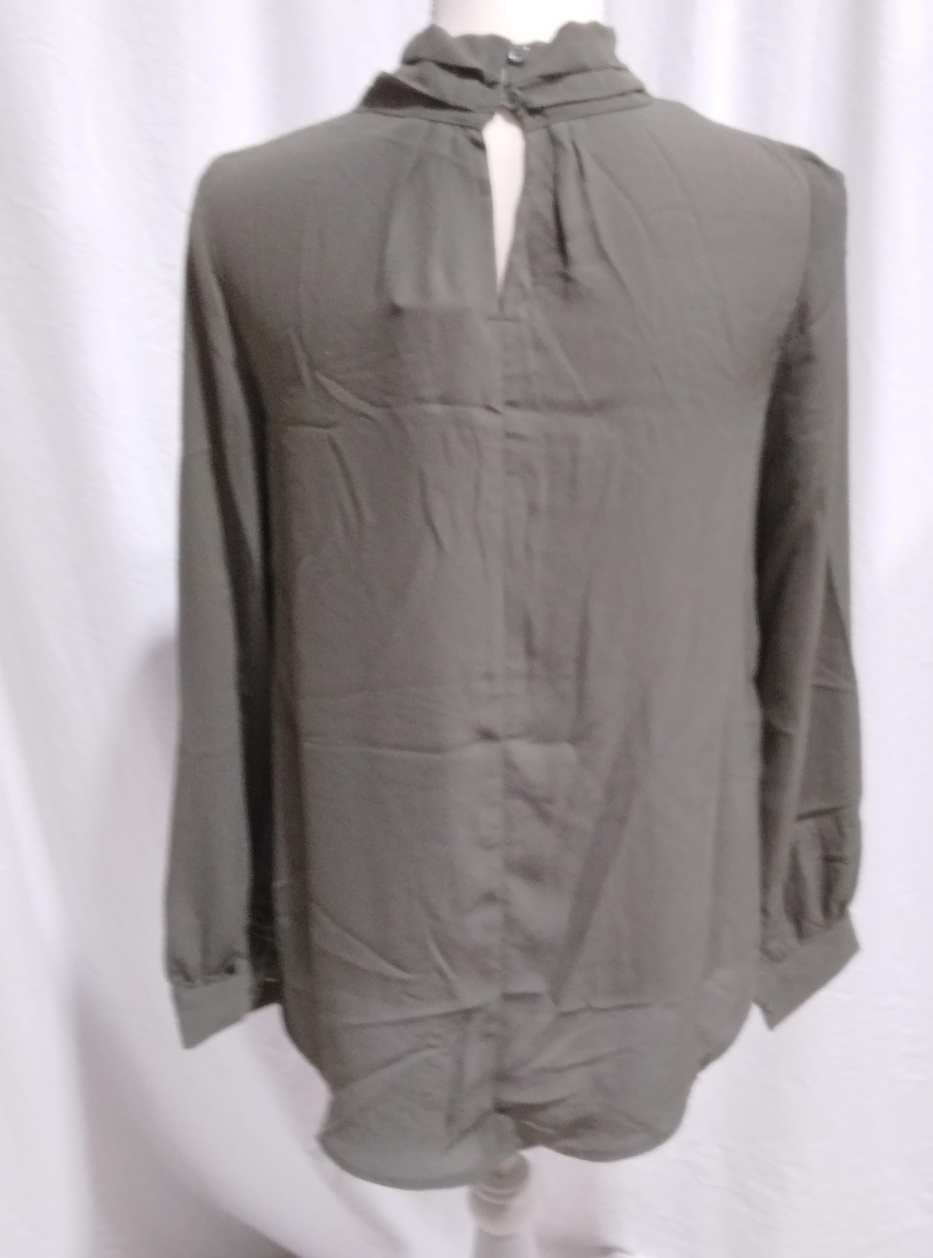 Voir photo 3 de Blouse kaki, Molly Bracken - S Blouse kaki, Molly Bracken - S Comme neuf - Vue 3 -