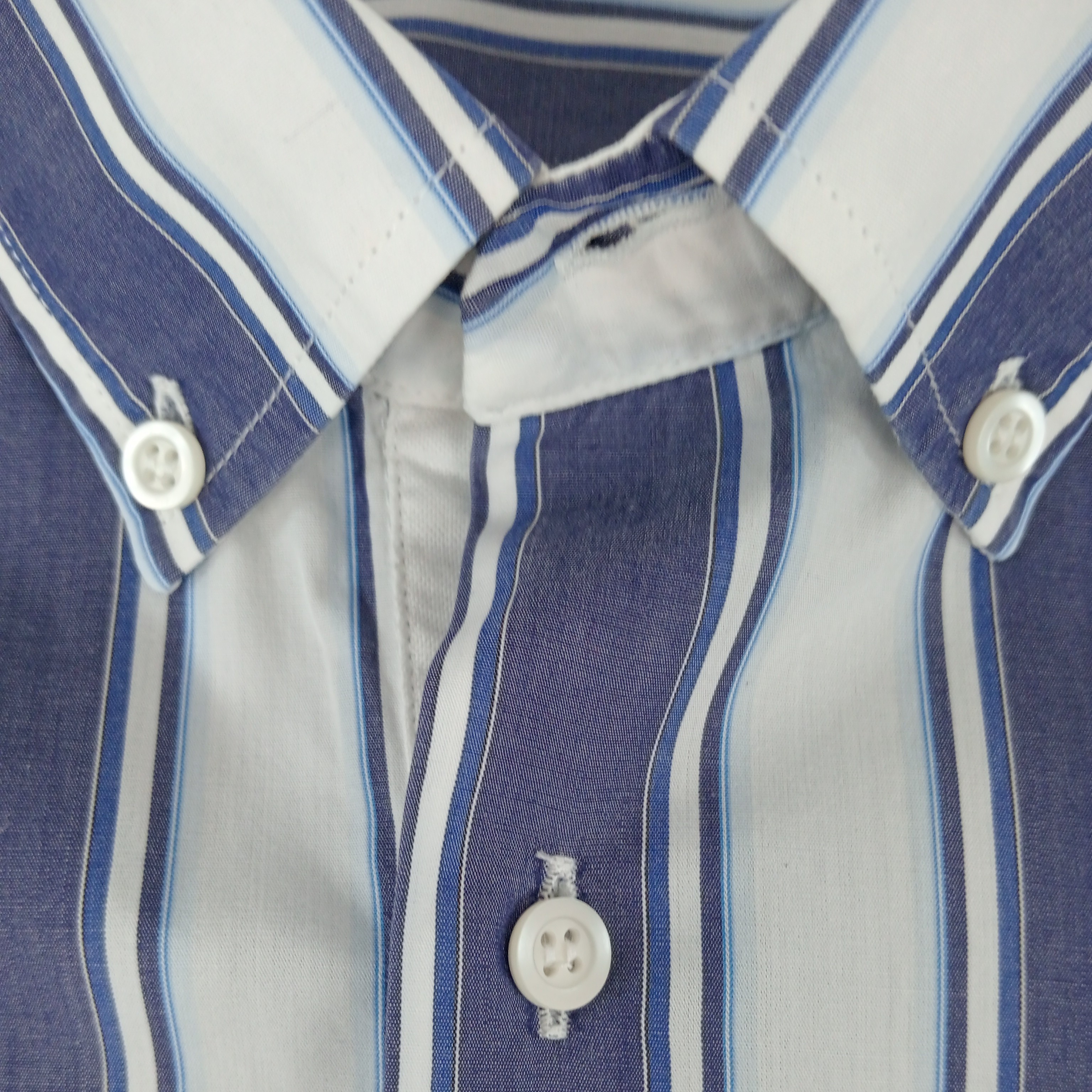 Chemise homme à rayures de la marque Pierre Cardin col classique manches courtes de couleur bleu marine taille XL (44) - Photo 4