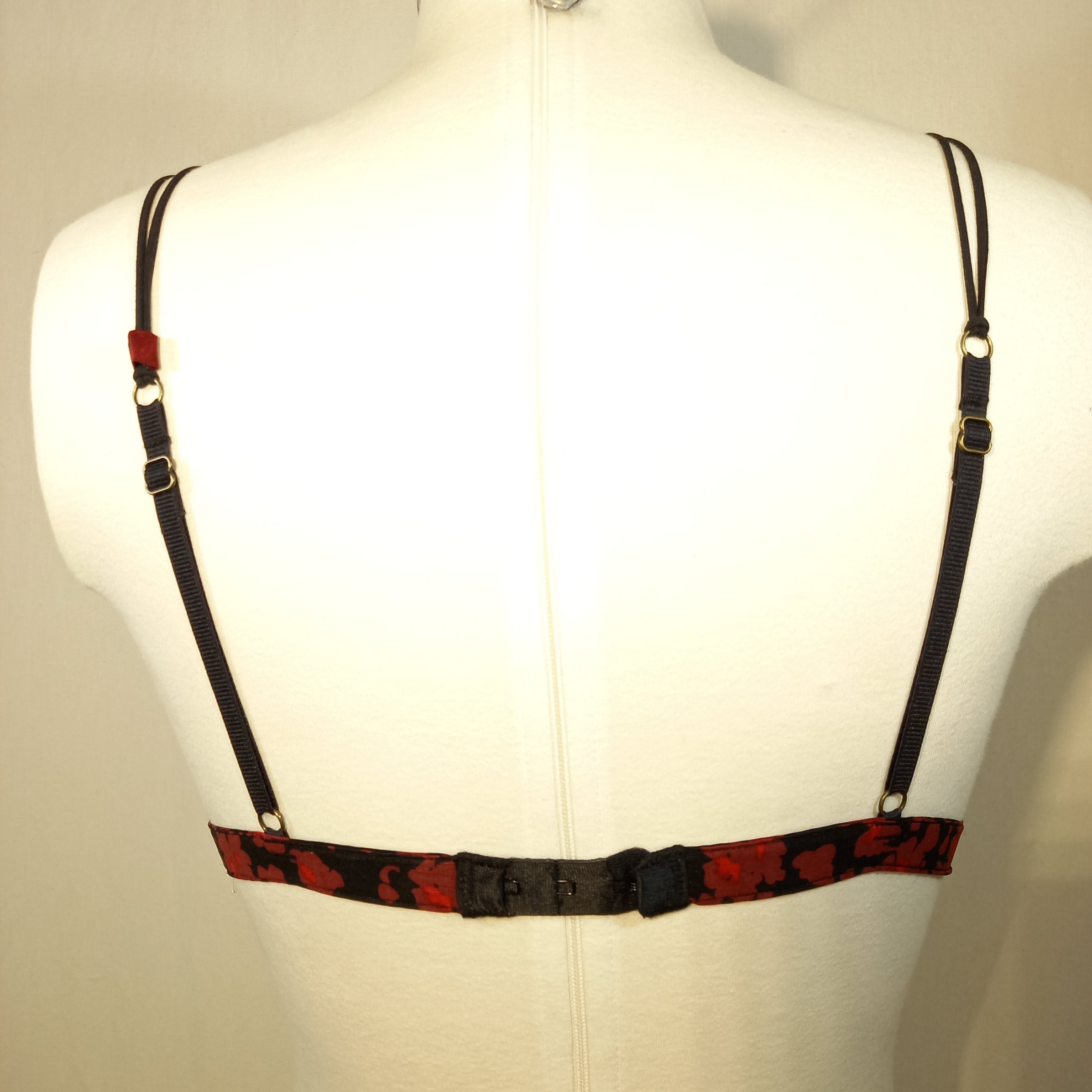 Soutien gorge Noir/rouge - Love stories - Taille 1  - Photo 2