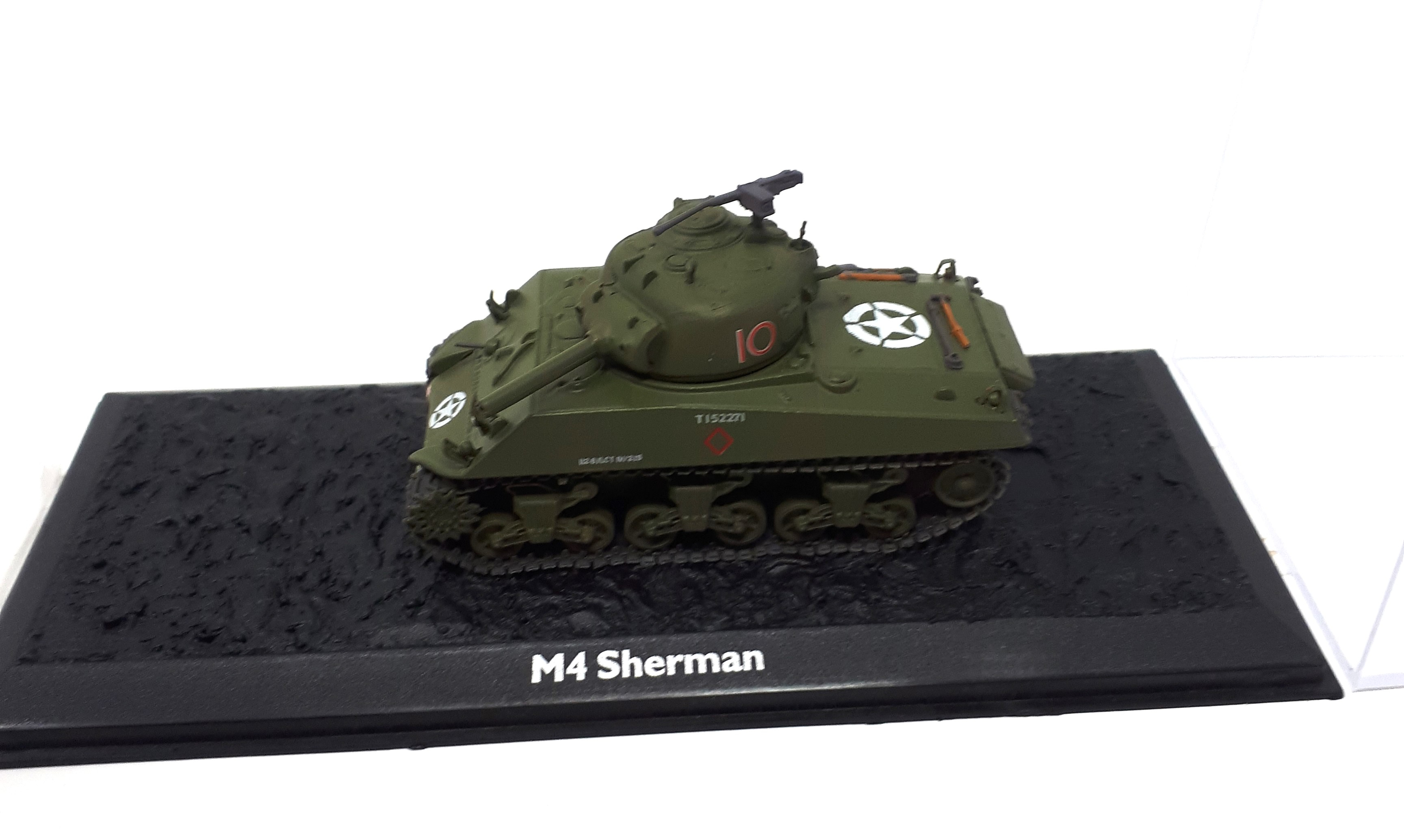 Véhicule militaire M4 Sherman - Bon état sur Label Emmaüs