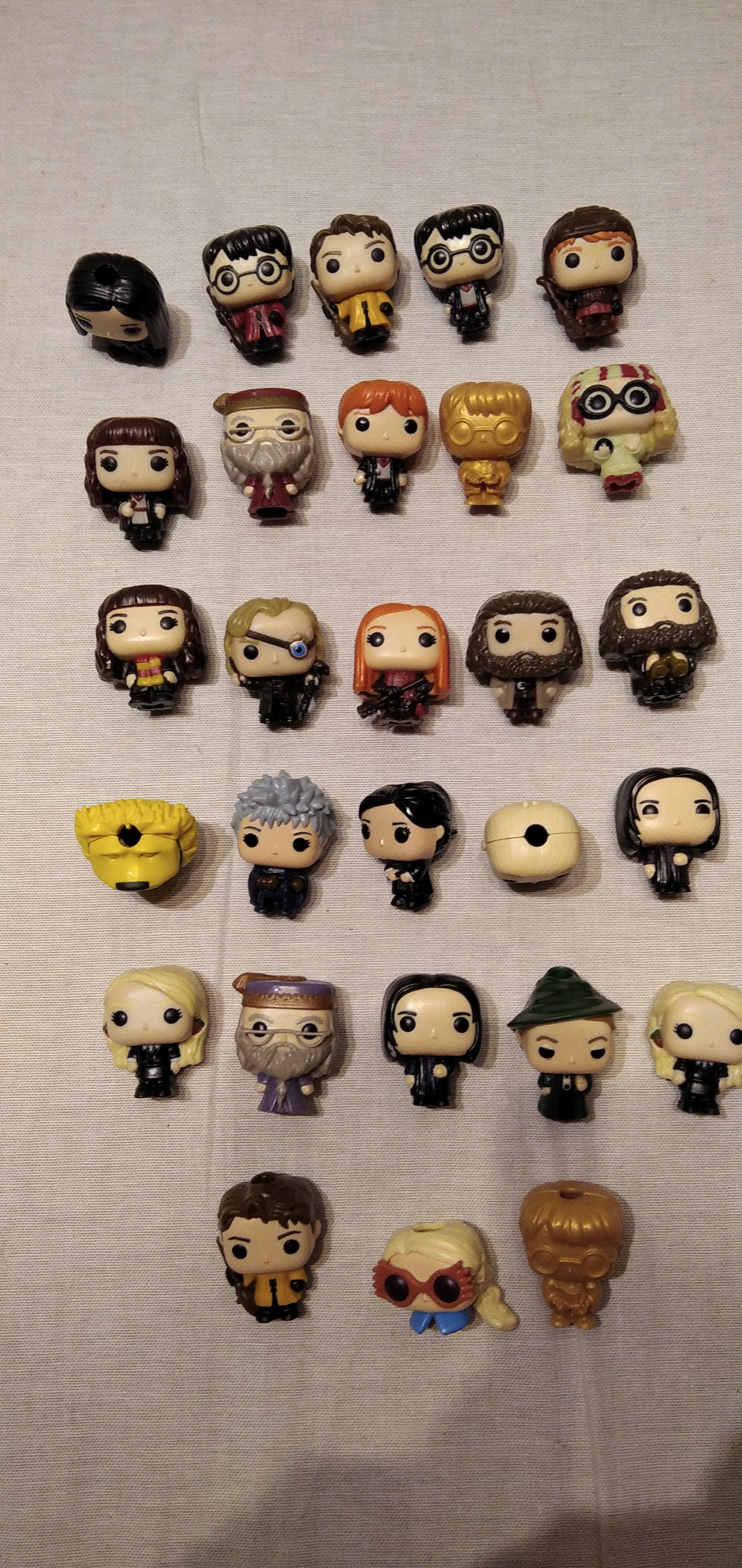 Voir photo 2 de Personnages Harry potter (28) Personnages Harry potter (28) Bon état - Vue 2 -