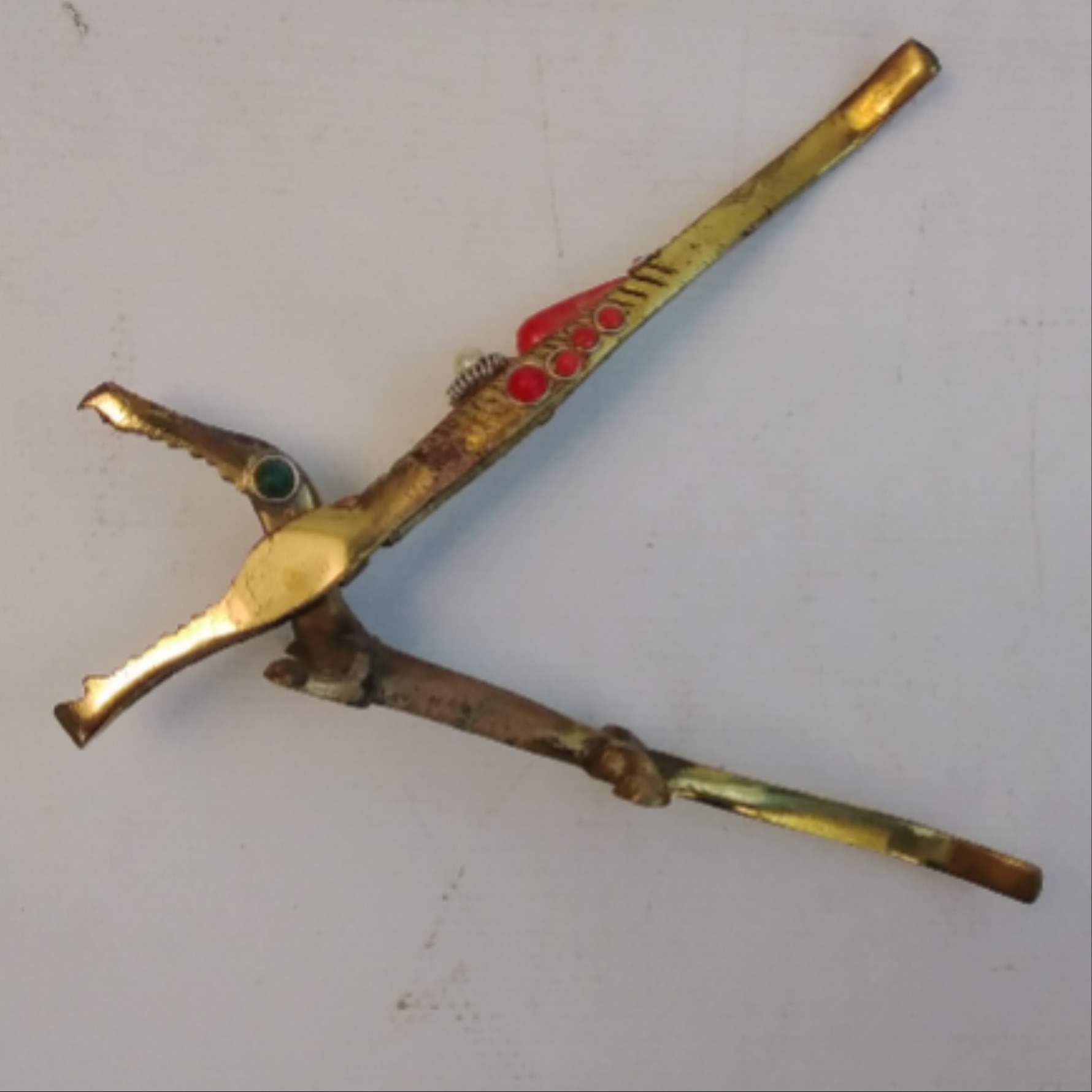 Casse-noisettes crocodile en bronze État correct - Vue 2 - 