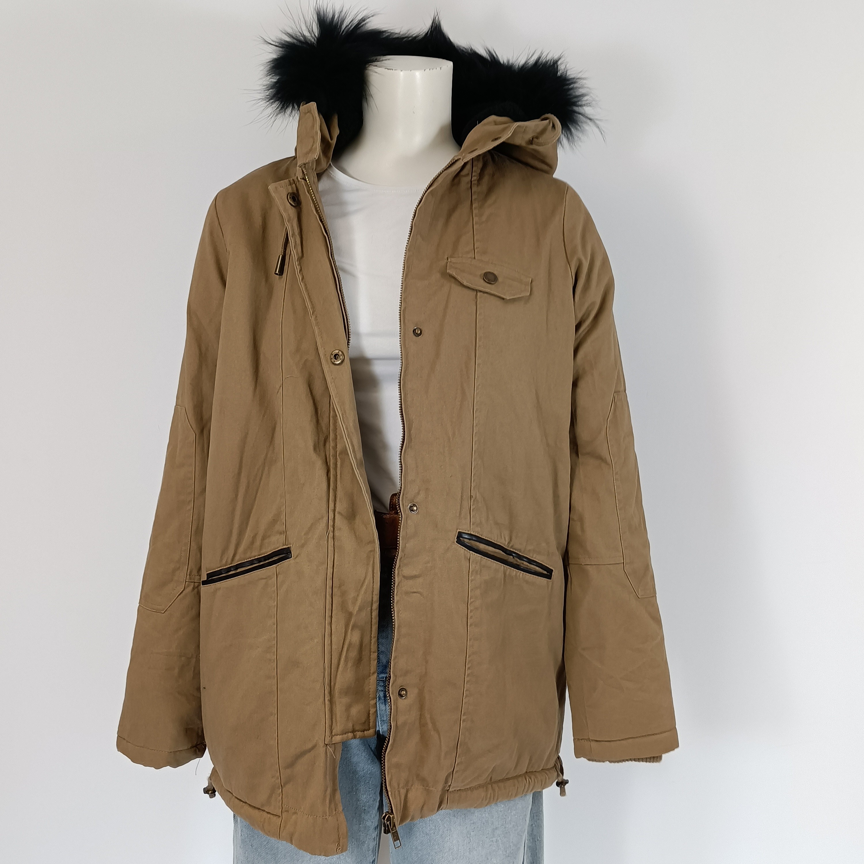 Voir photo 2 de Parka femme camel doublée polaire capuche fourrure raton laveur Karl Marc John – taille S Parka femme camel doublée polaire capuche fourrure raton laveur Karl Marc John – taille S Très bon état - Vue 2 -