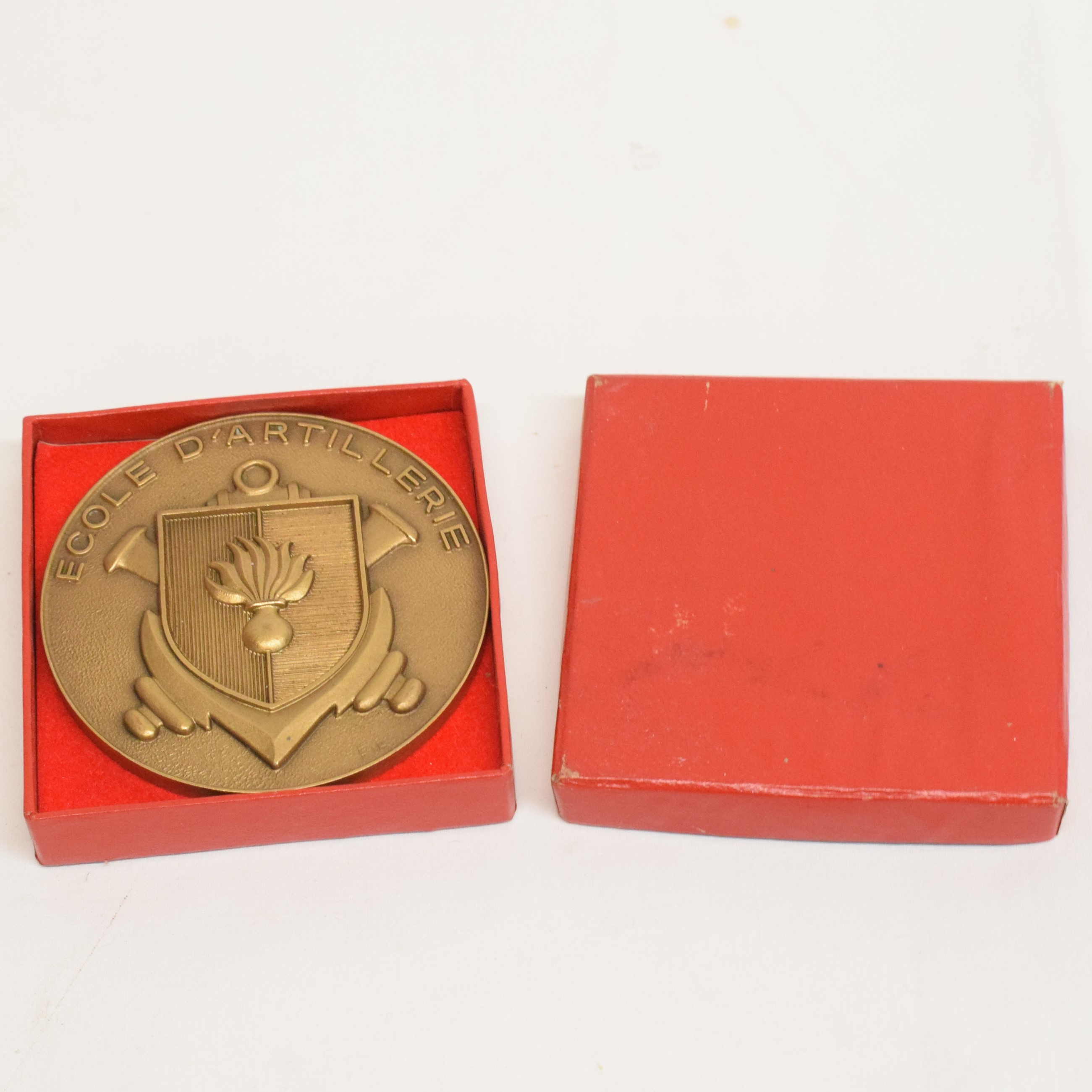 Petite médaille de table en bronze aux armes de l'école d'artillerie  - Photo 3