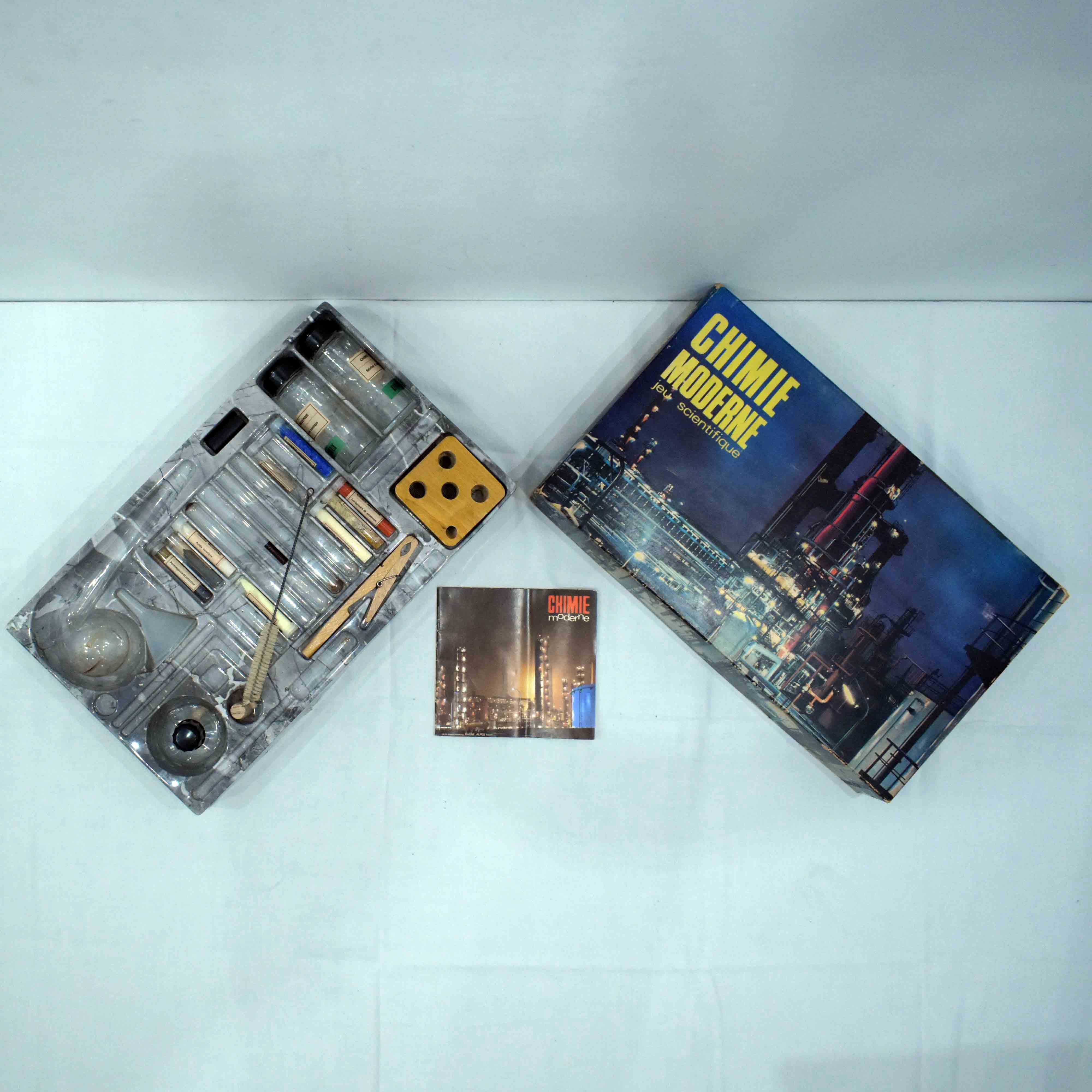 Voir photo 12 de Coffret d'Apprentissage Augmenté - Chimie Expérimentale Coffret d'Apprentissage Augmenté - Chimie Expérimentale Bon état - Vue 12 -