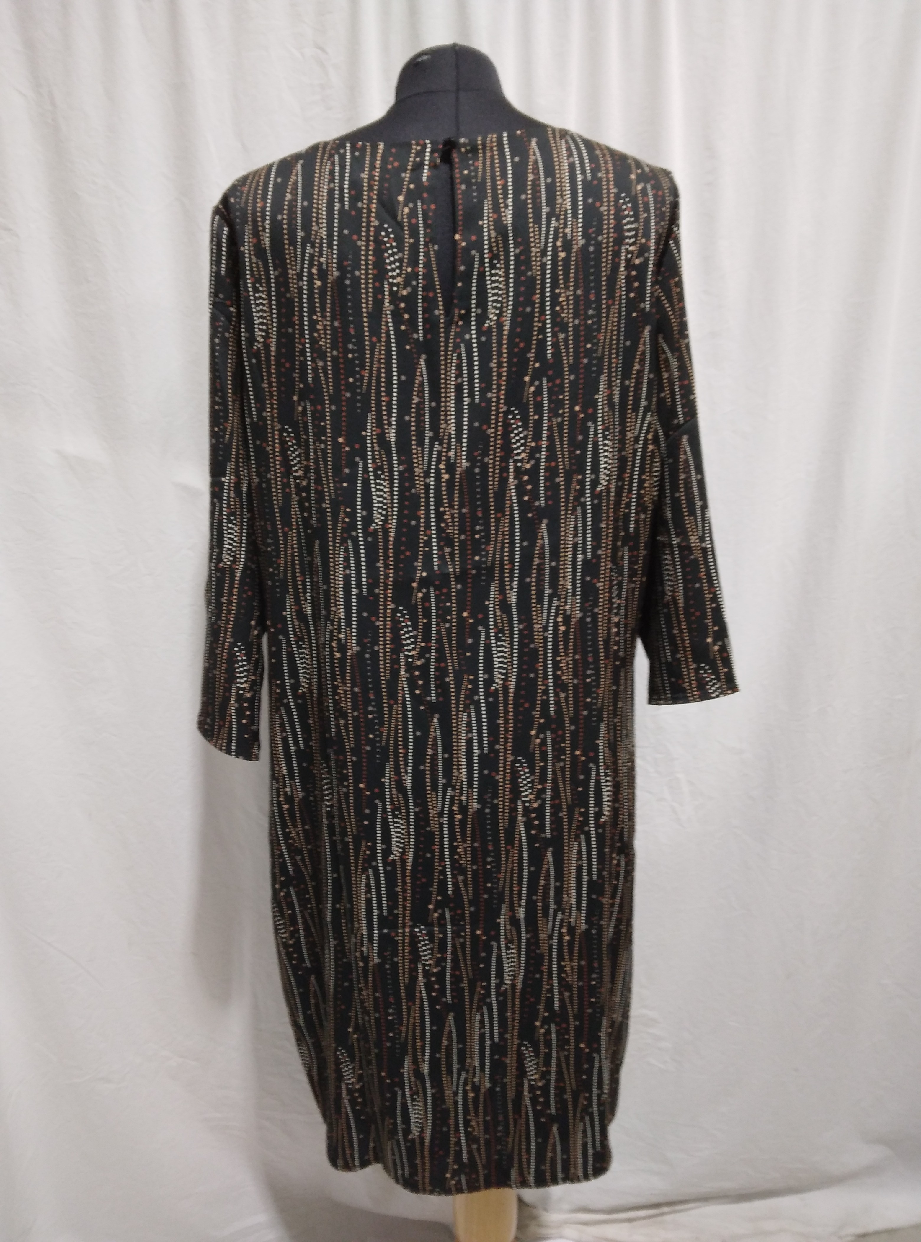 Voir photo 3 de Robe 3/4 noire/ Rouille, La Fée Maraboutée - 36 Robe 3/4 noire/ Rouille, La Fée Maraboutée - 36 Comme neuf - Vue 3 -