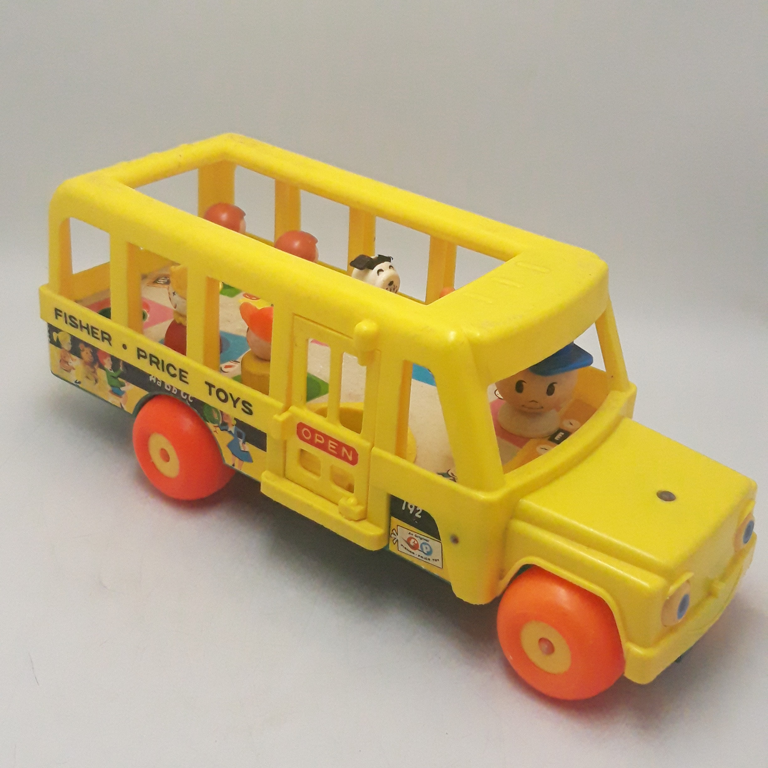 Voir photo 2 de Ancien bus scolaire Fisher-Price 1964 Ancien bus scolaire Fisher-Price 1964 Bon état - Vue 2 -